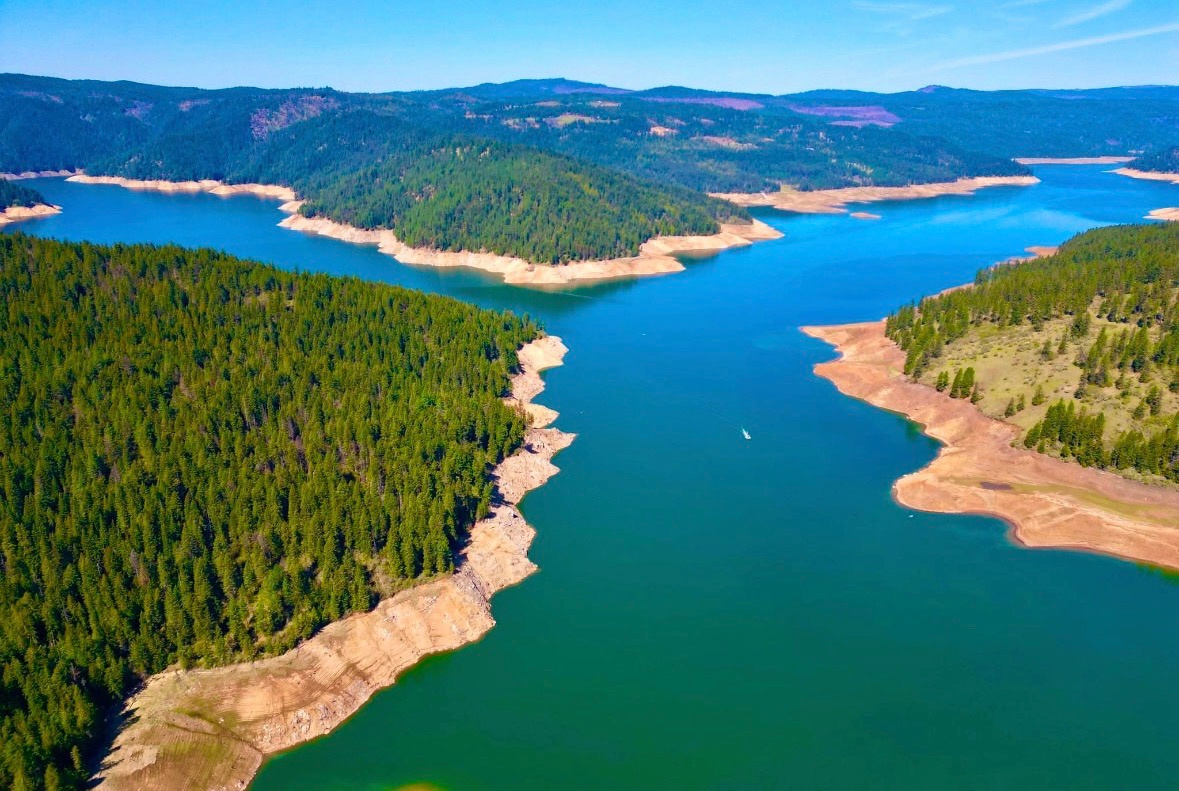 Dworshak lake is over 55+ miles long and holds the state record for bass and trout fishing. It’s 15 mins from our location 