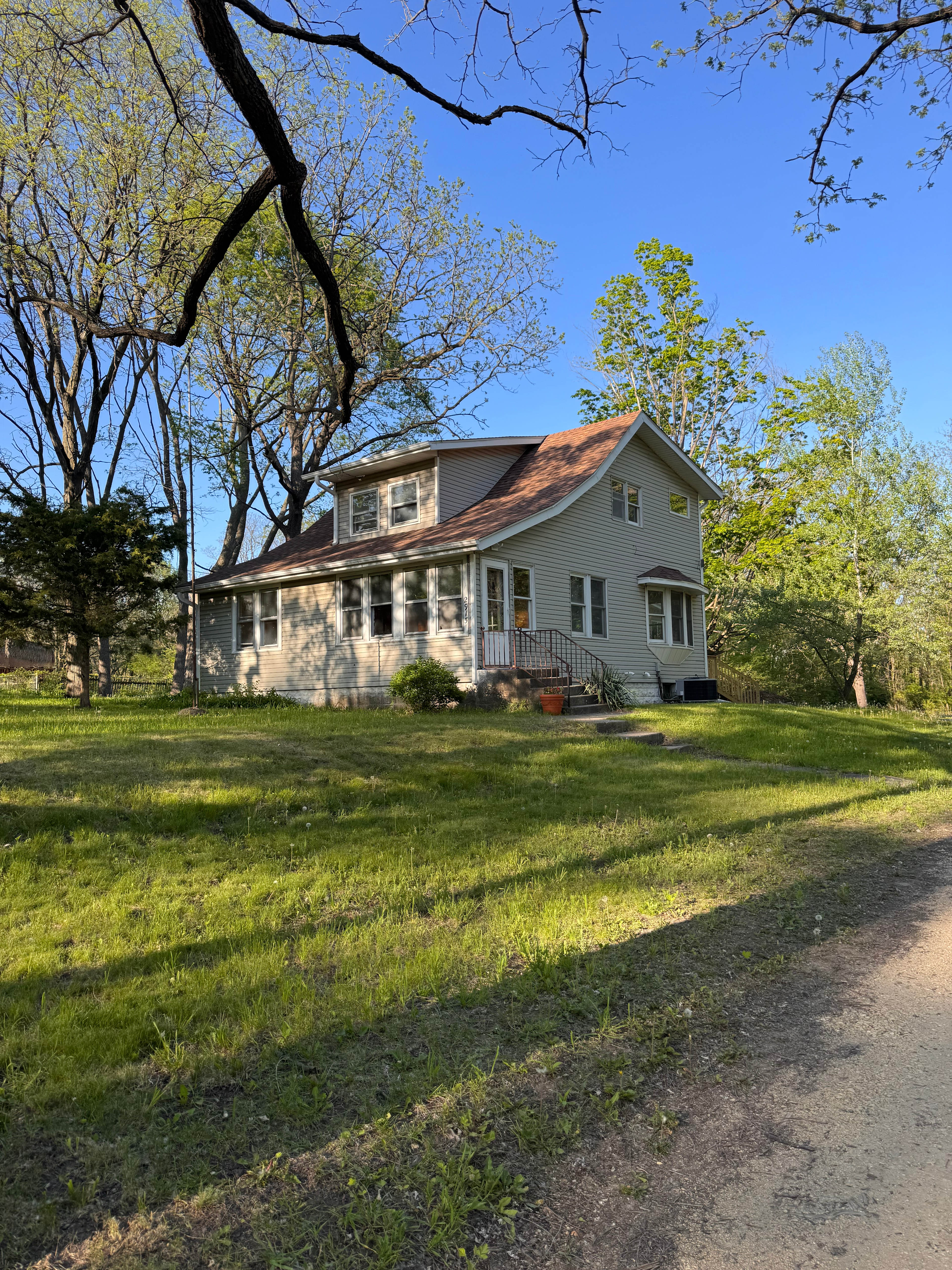 Property under rehabilitation. Please be patient as we make this place a little prettier. 