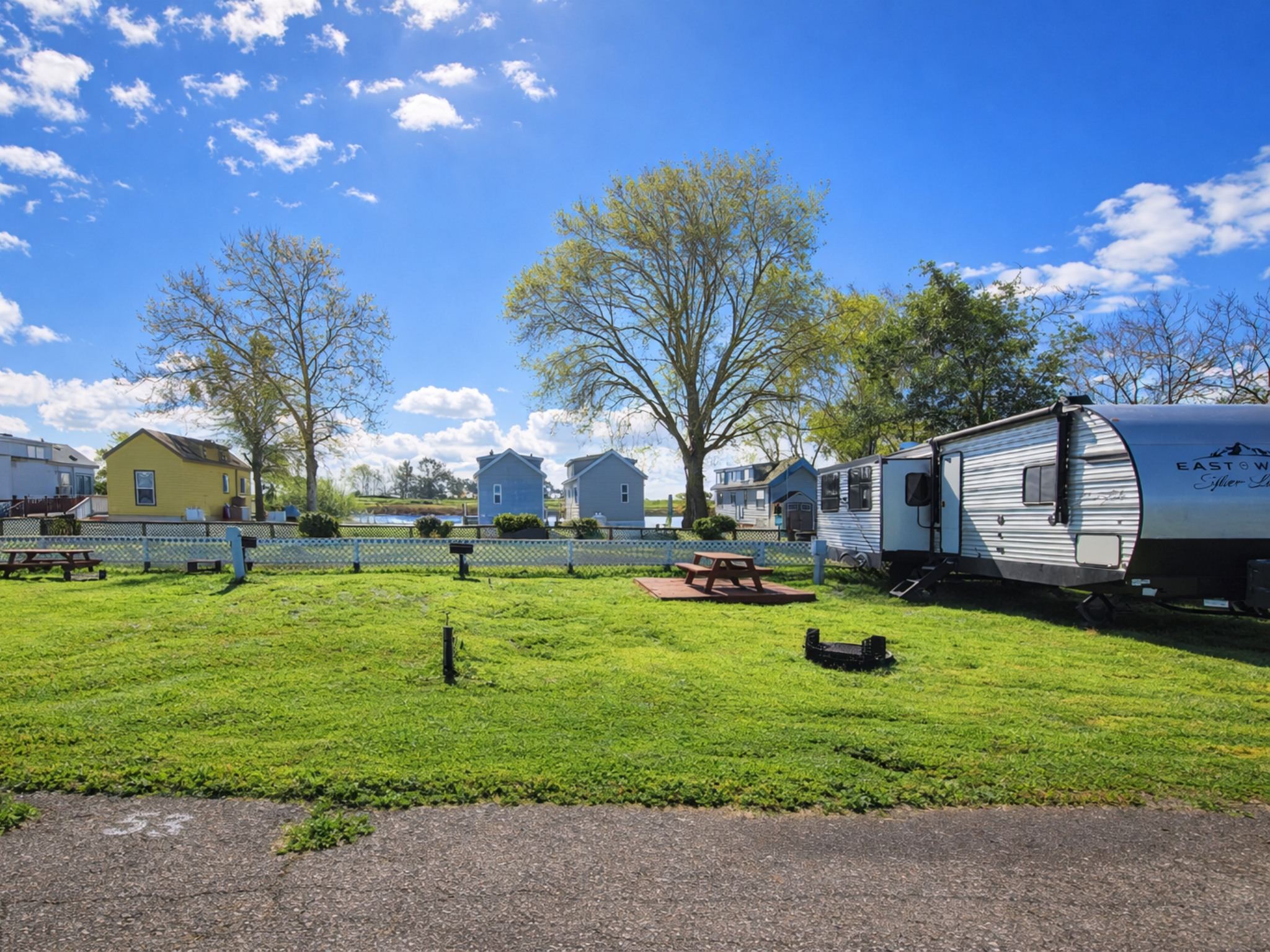 Unhitched Snug Harbor RV Park & Marina
