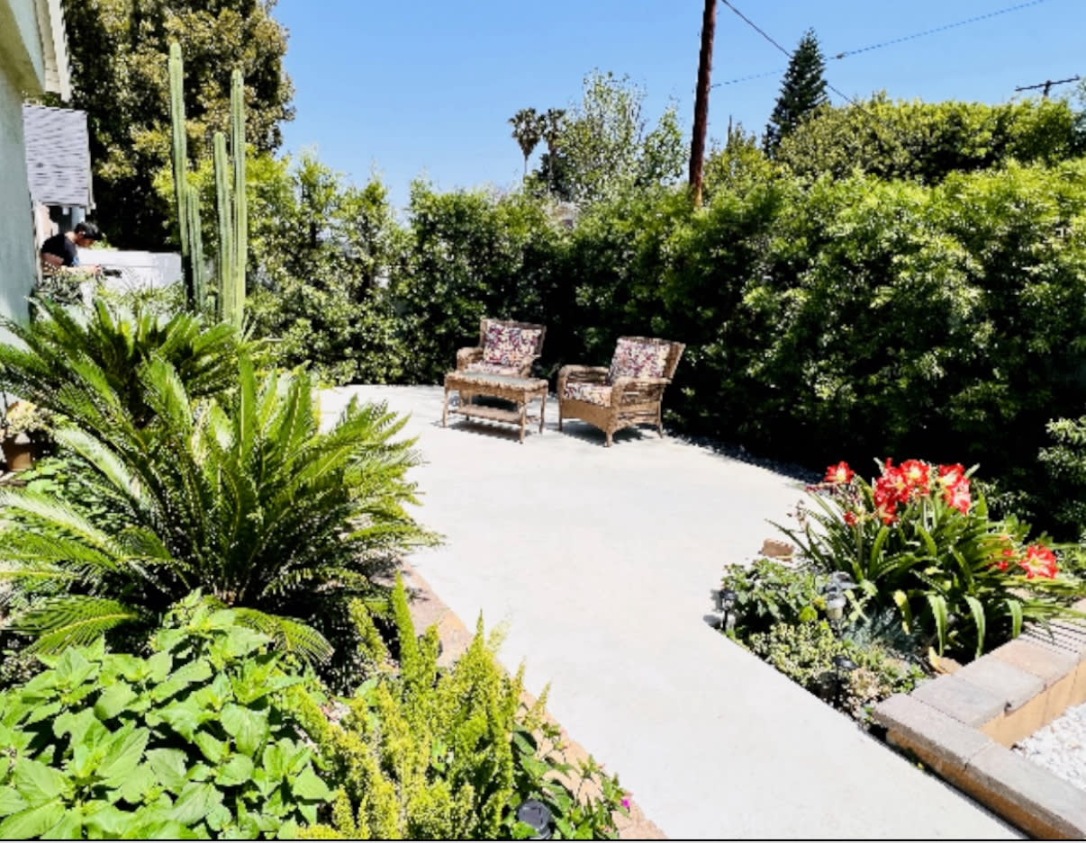 Gated Safe Valley Front Yard