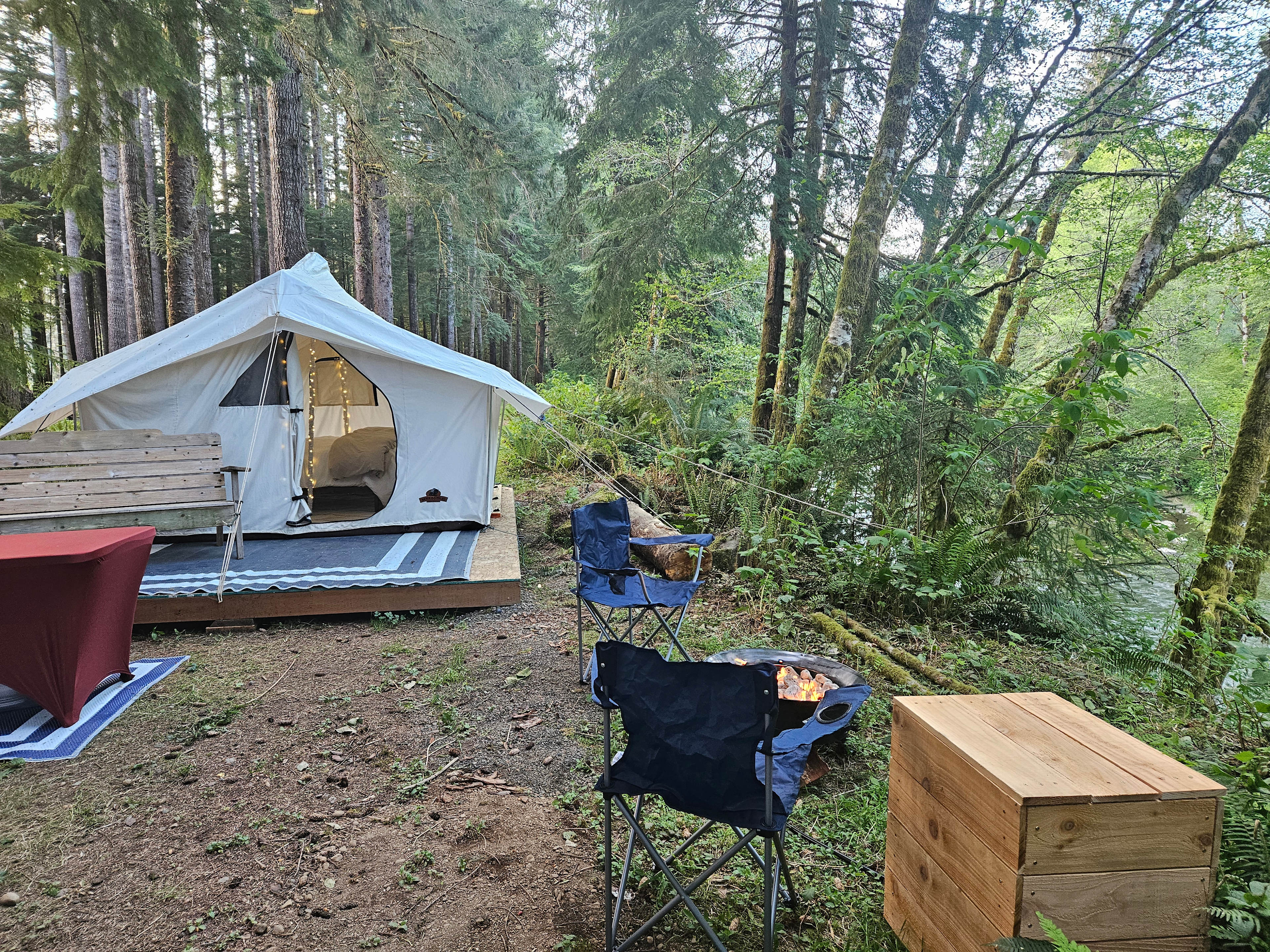 River-and-Rainforest Glampsite