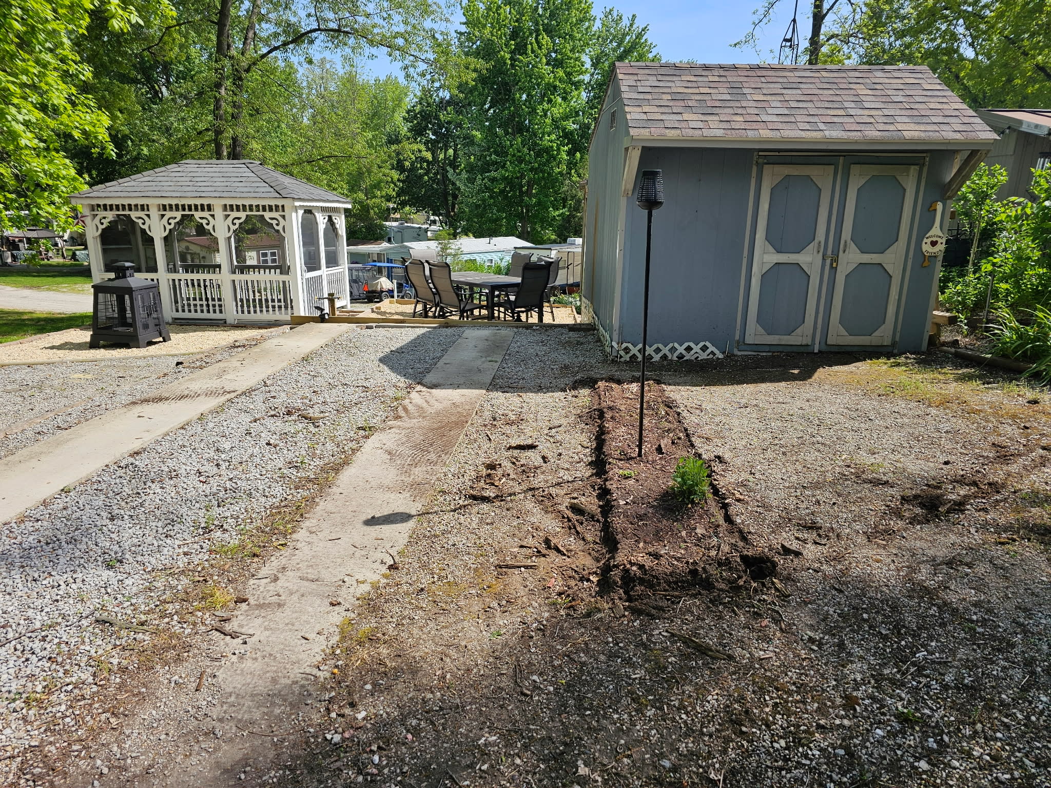 Refreshed lot in Jellystone-lake access