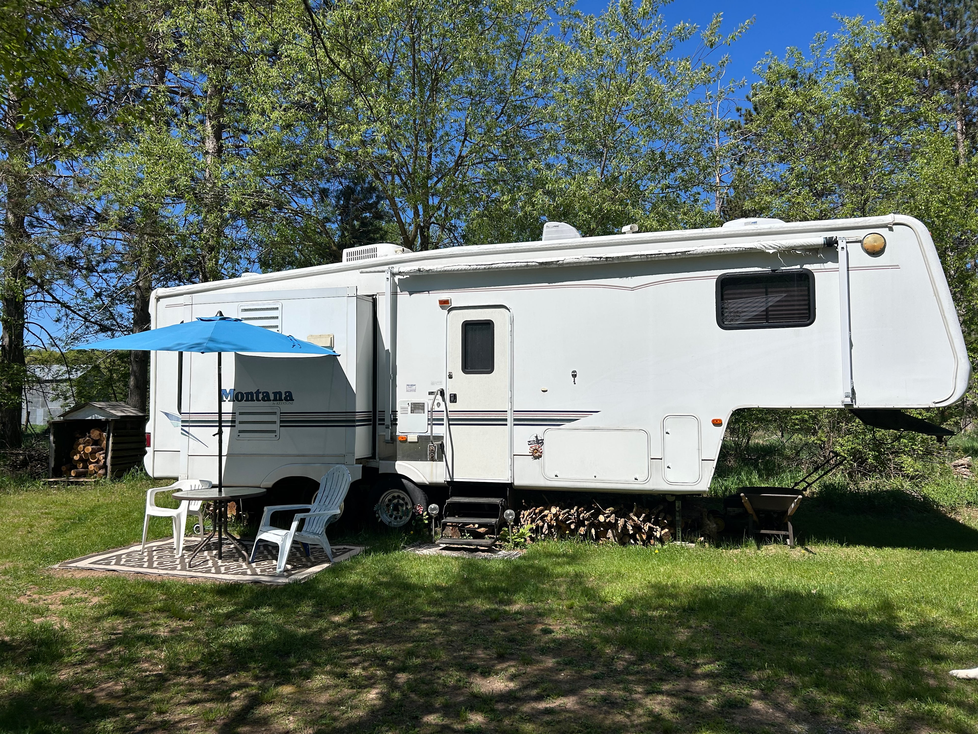 Peaceful, Country Camper