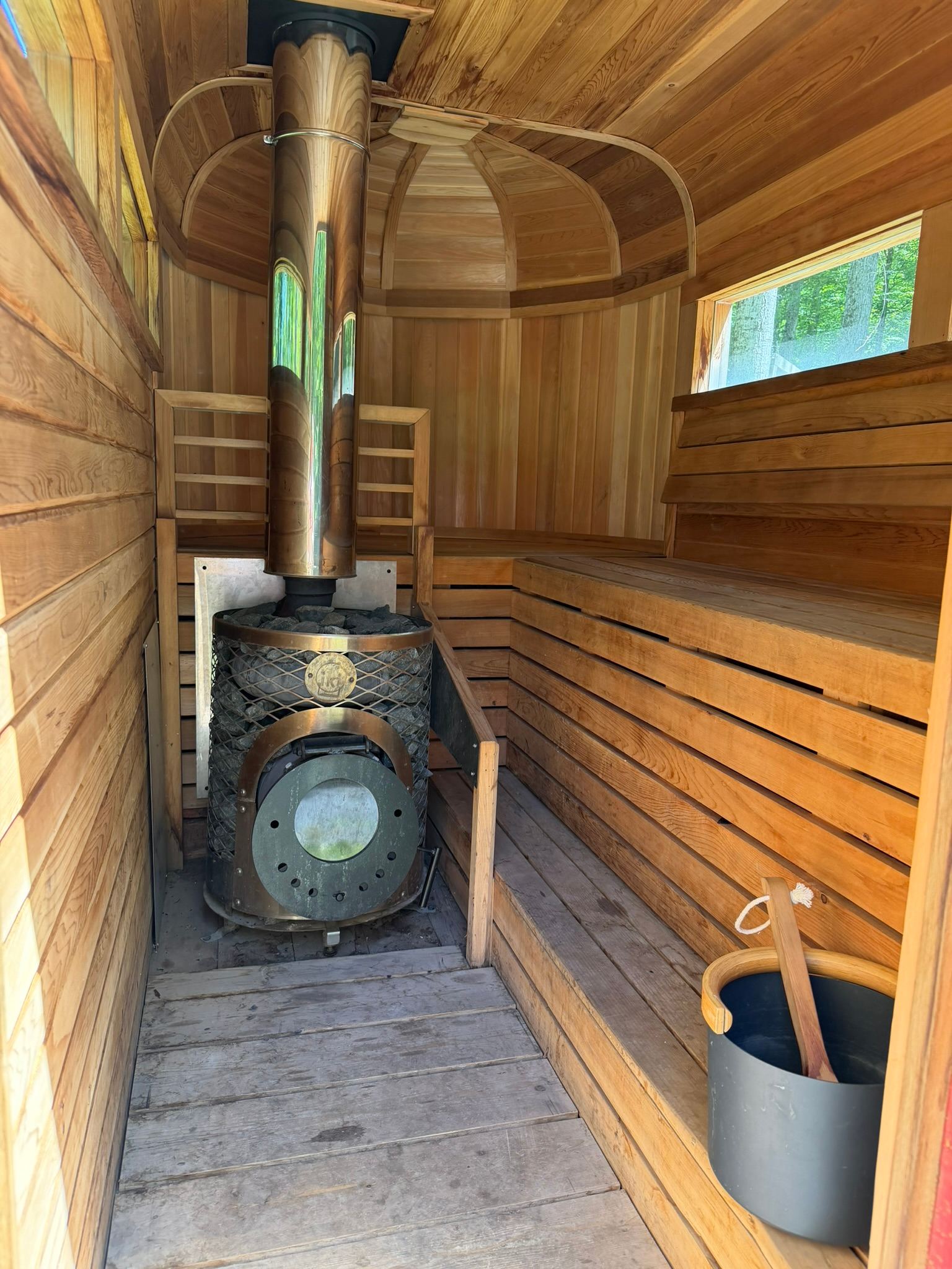 Tiny Cabin with Hot Tub, Sauna, Movie Theater