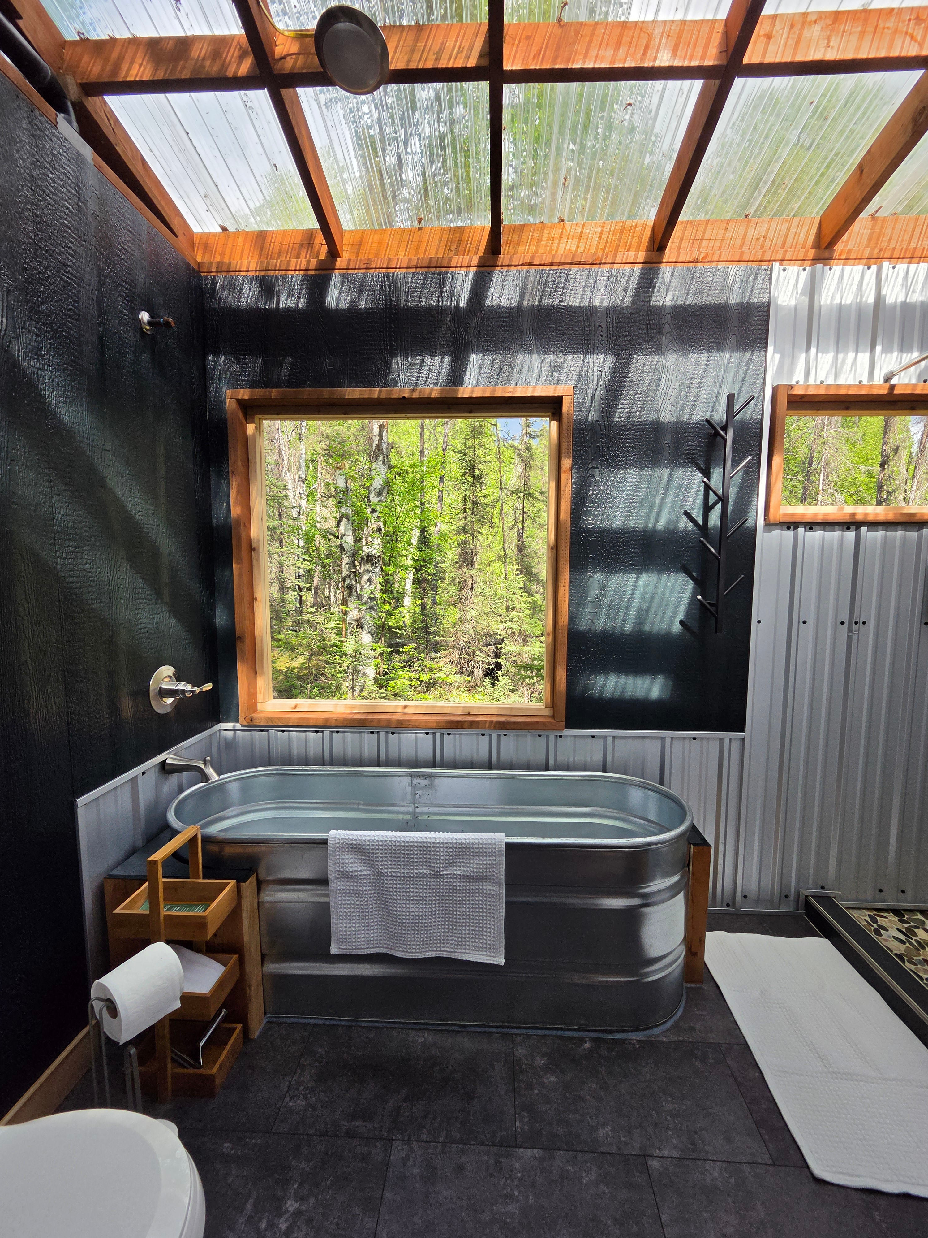 There's definitely something special about combining the tranquility of nature with the comfort of a good soak in the tub. 