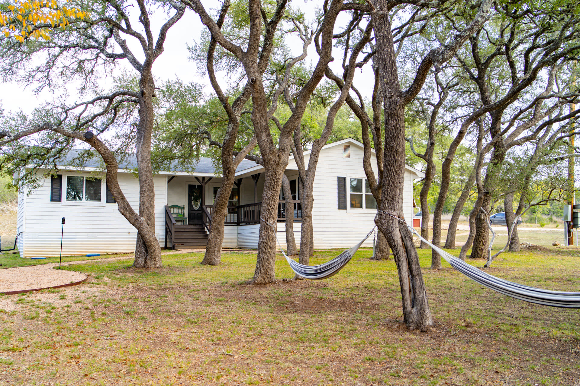 Glamping + House + Pool + 11 acres