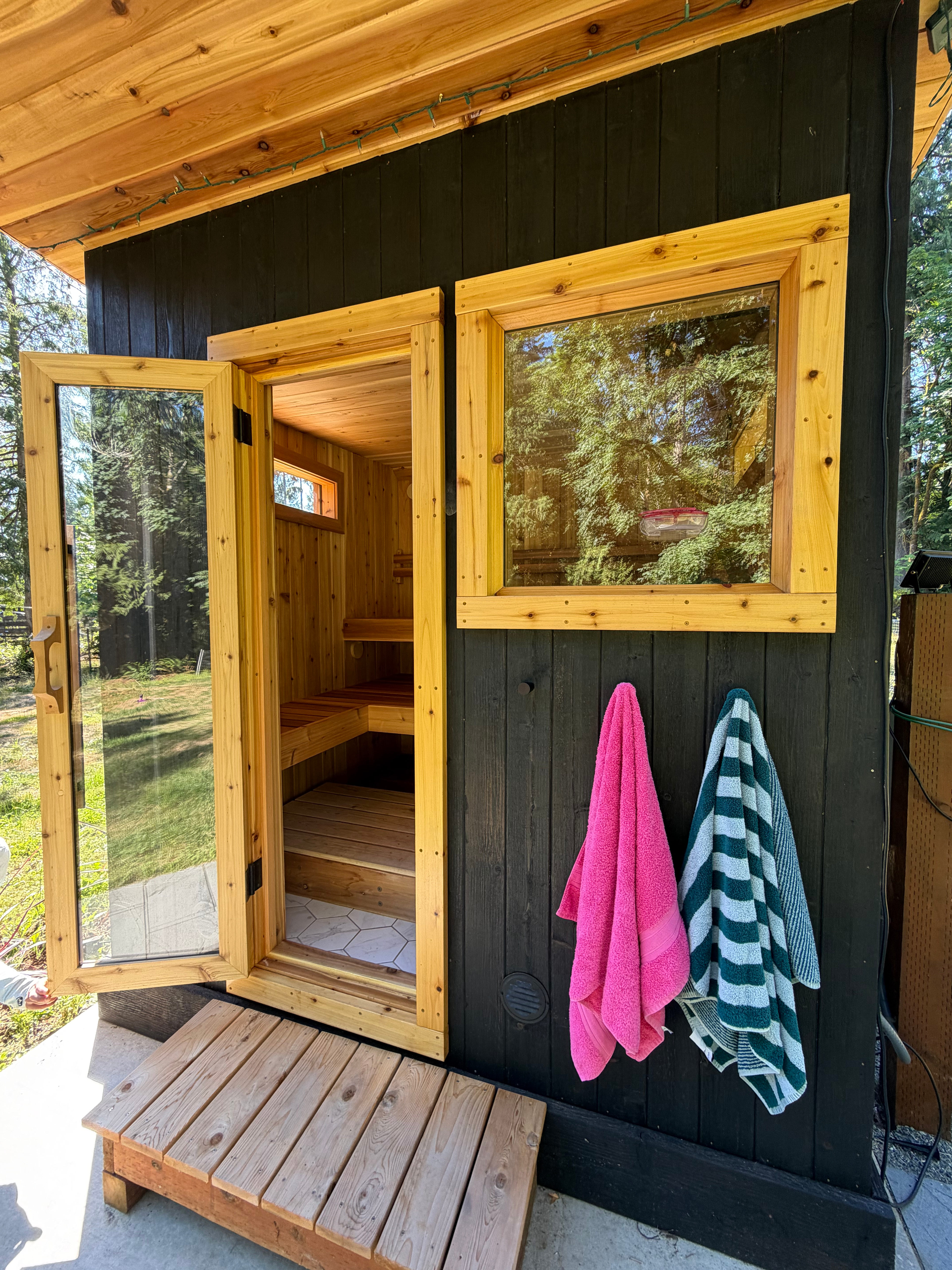 Cedar & Strawberry Sauna & Spa