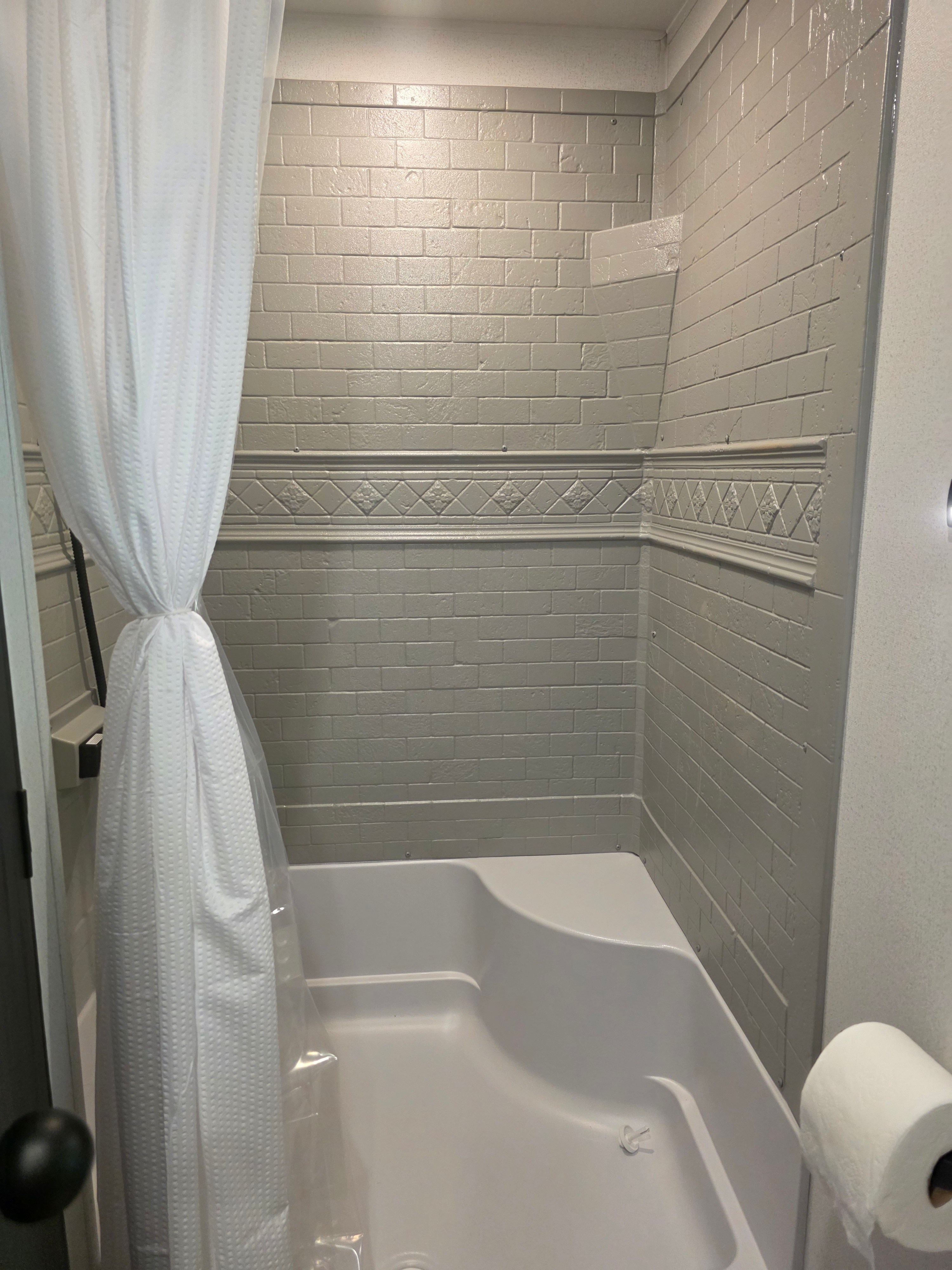 New RV Sleepy Owl ,2-bedroom, 2 bathroom, 1 mile from lake Somerville.