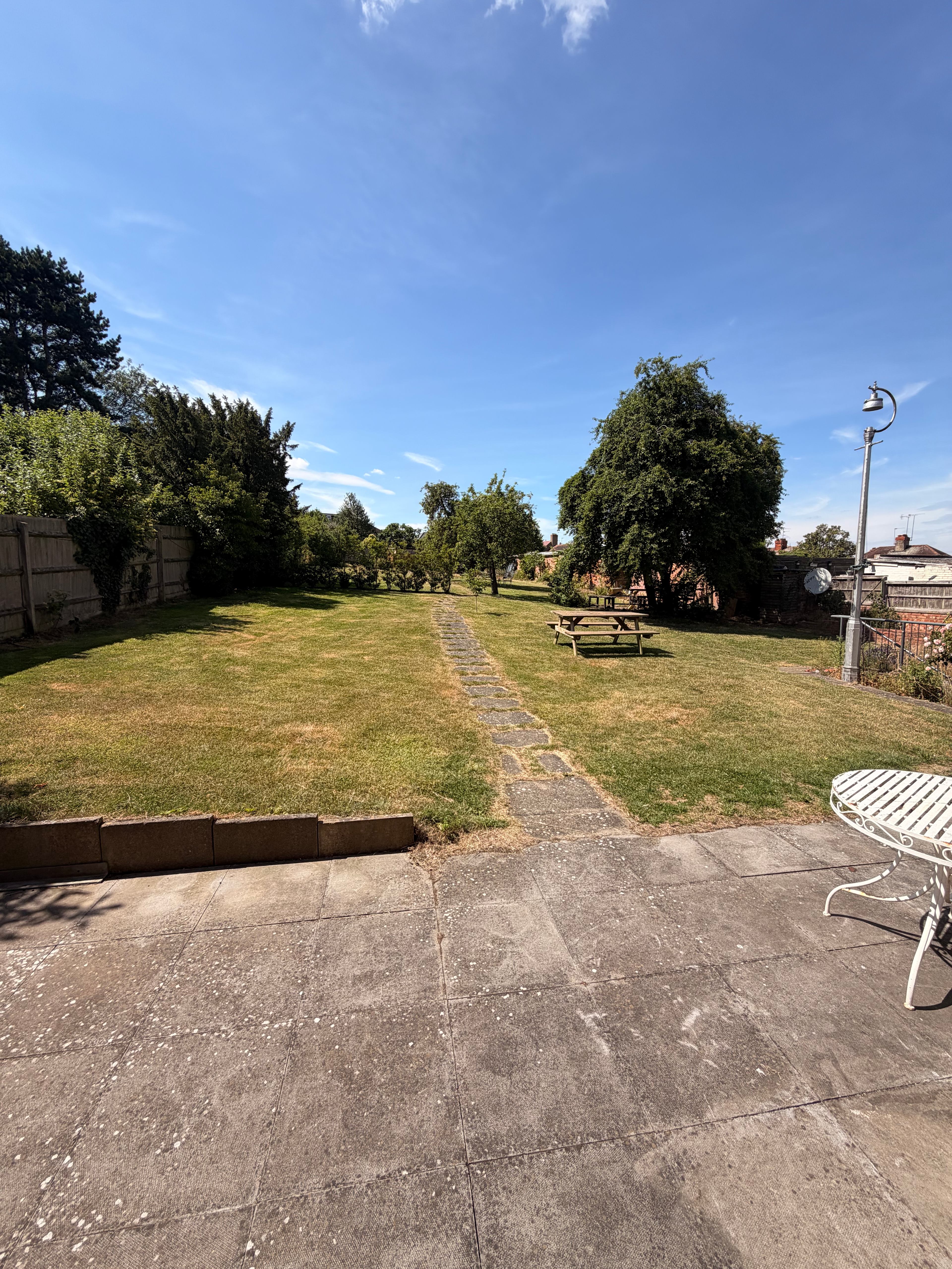 Large rear garden 