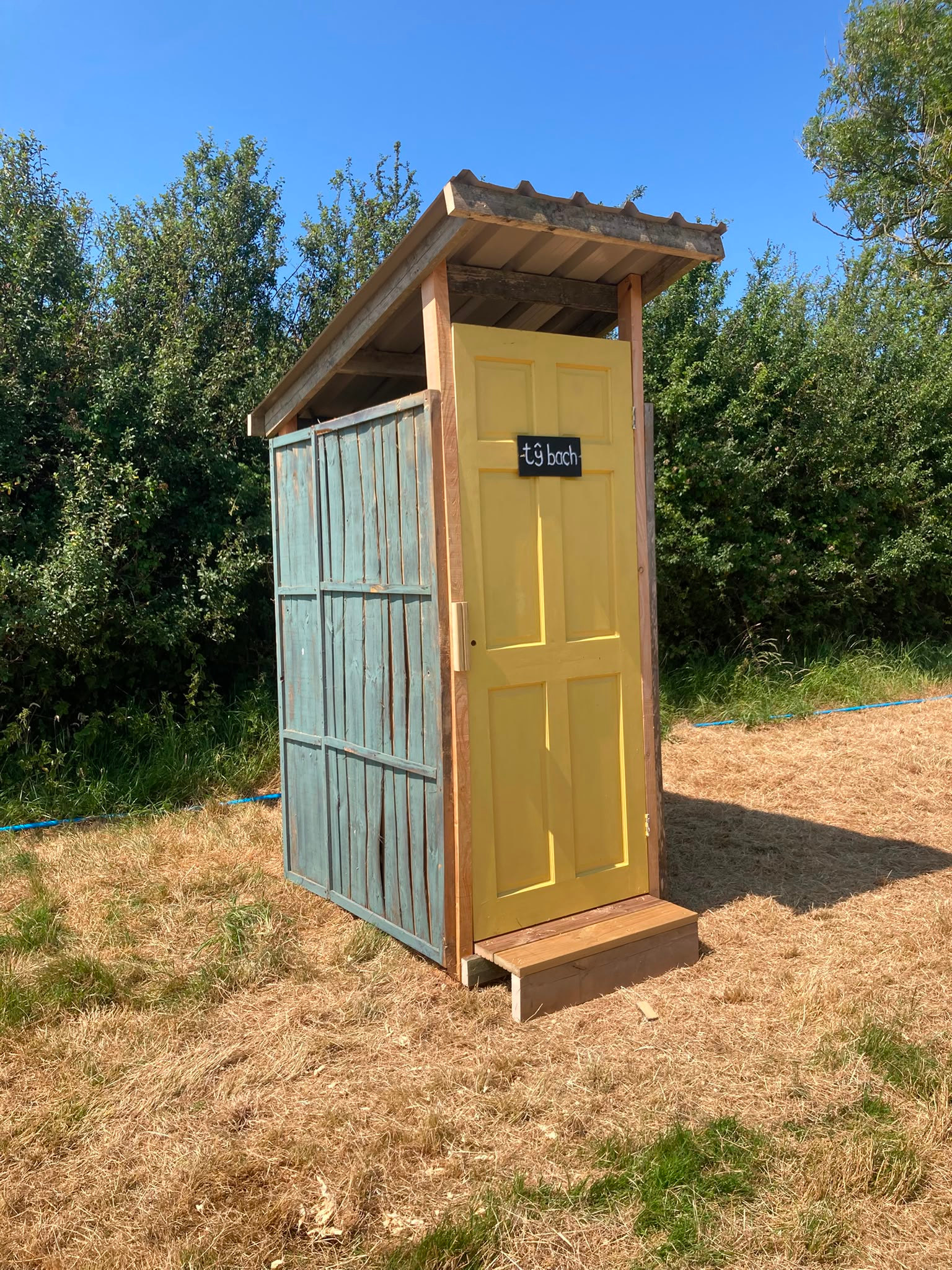 Maes Gwennol Camping