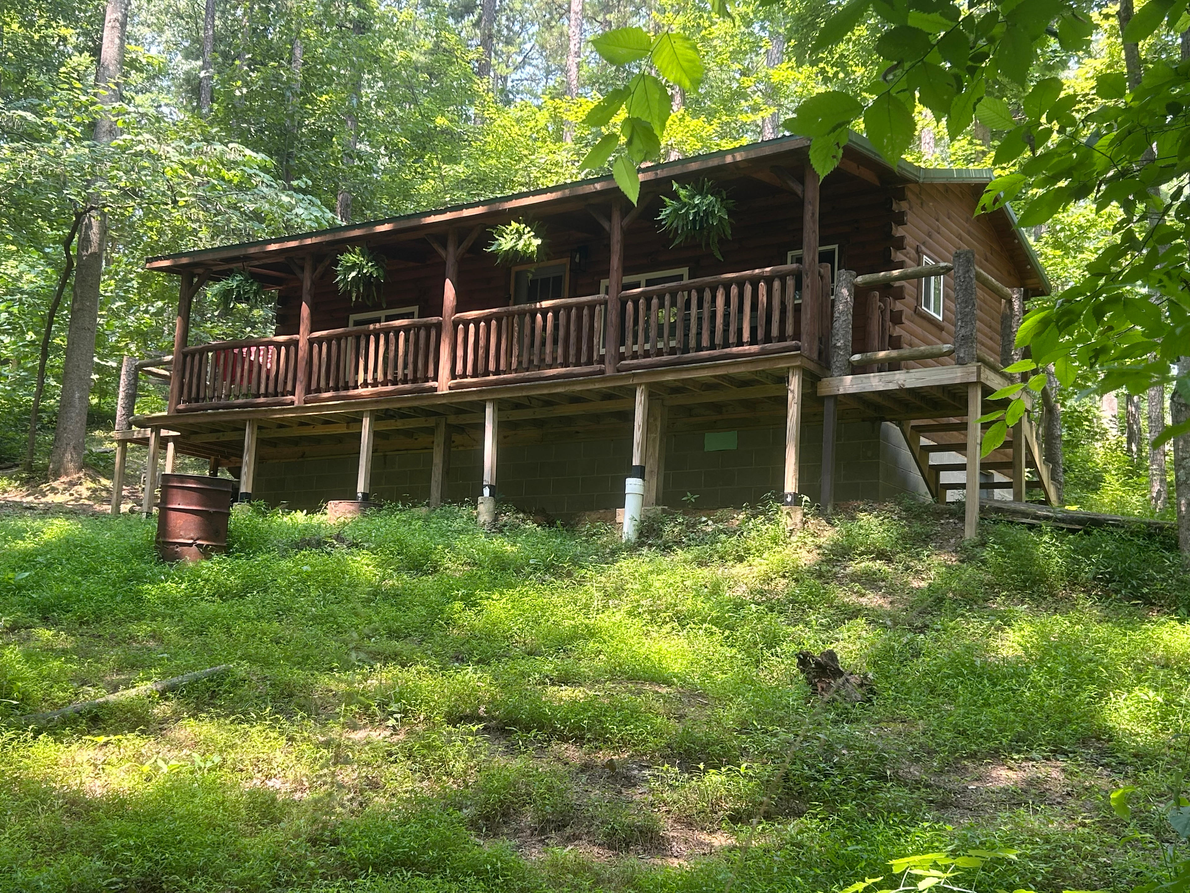 The cozy mountain log cabin