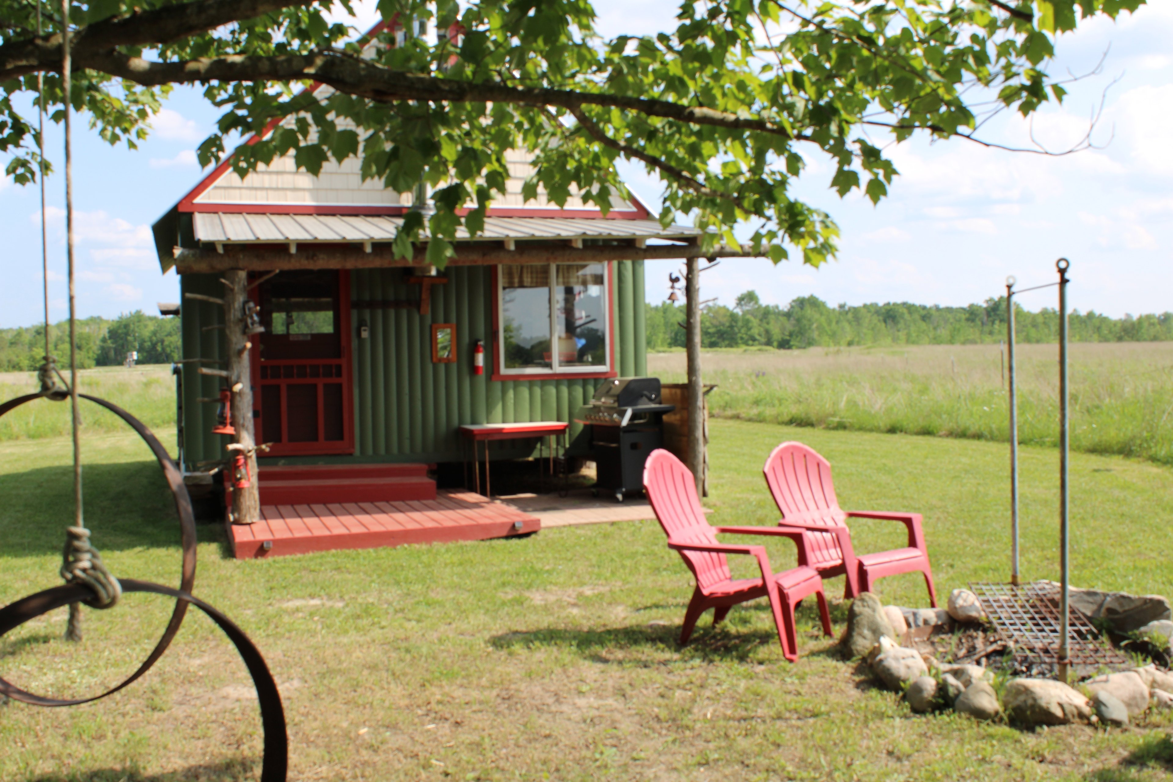 Little Cabin On the Meadow/Off-Grid