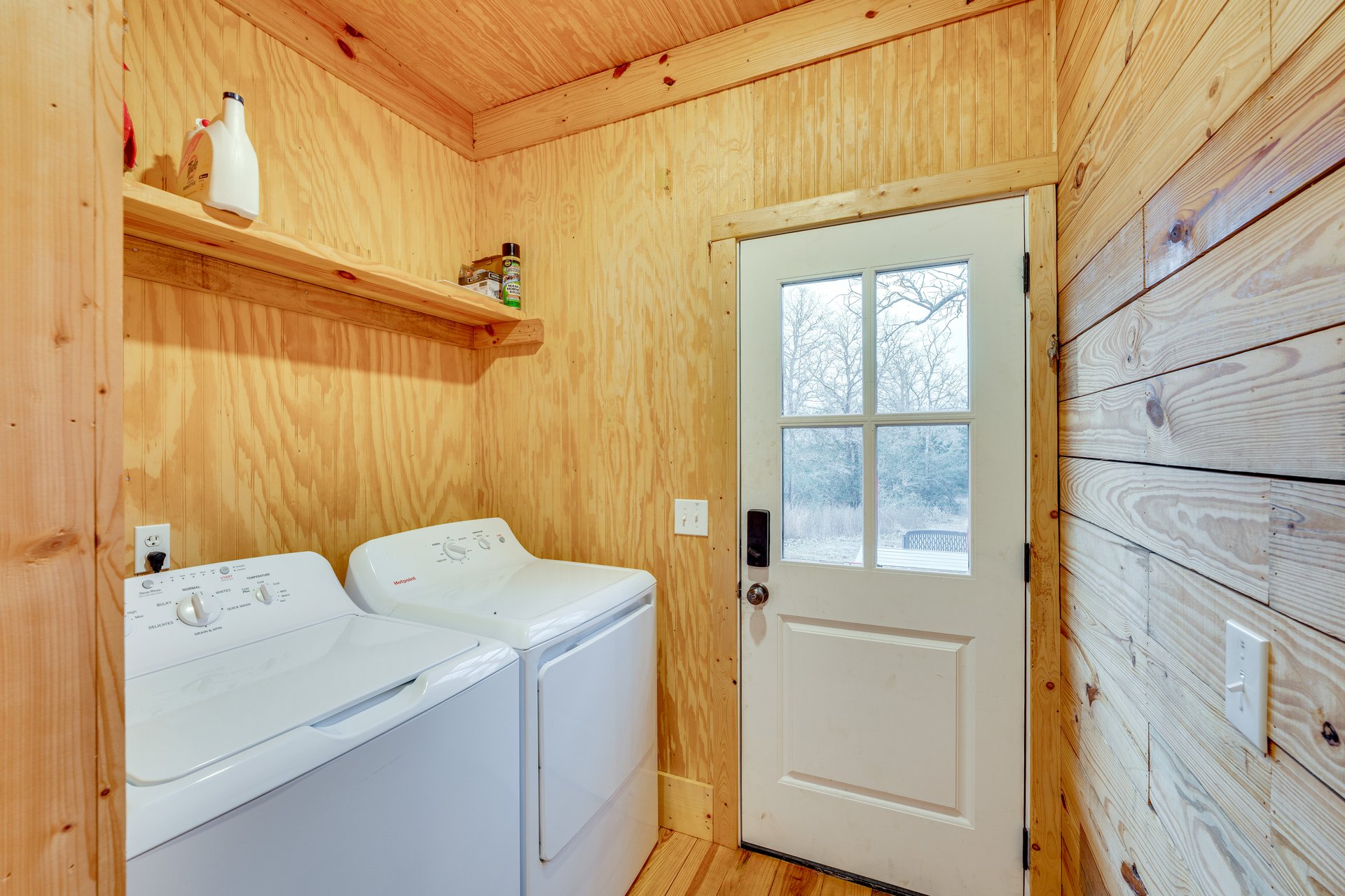 Cabin & Campsite in the Woods