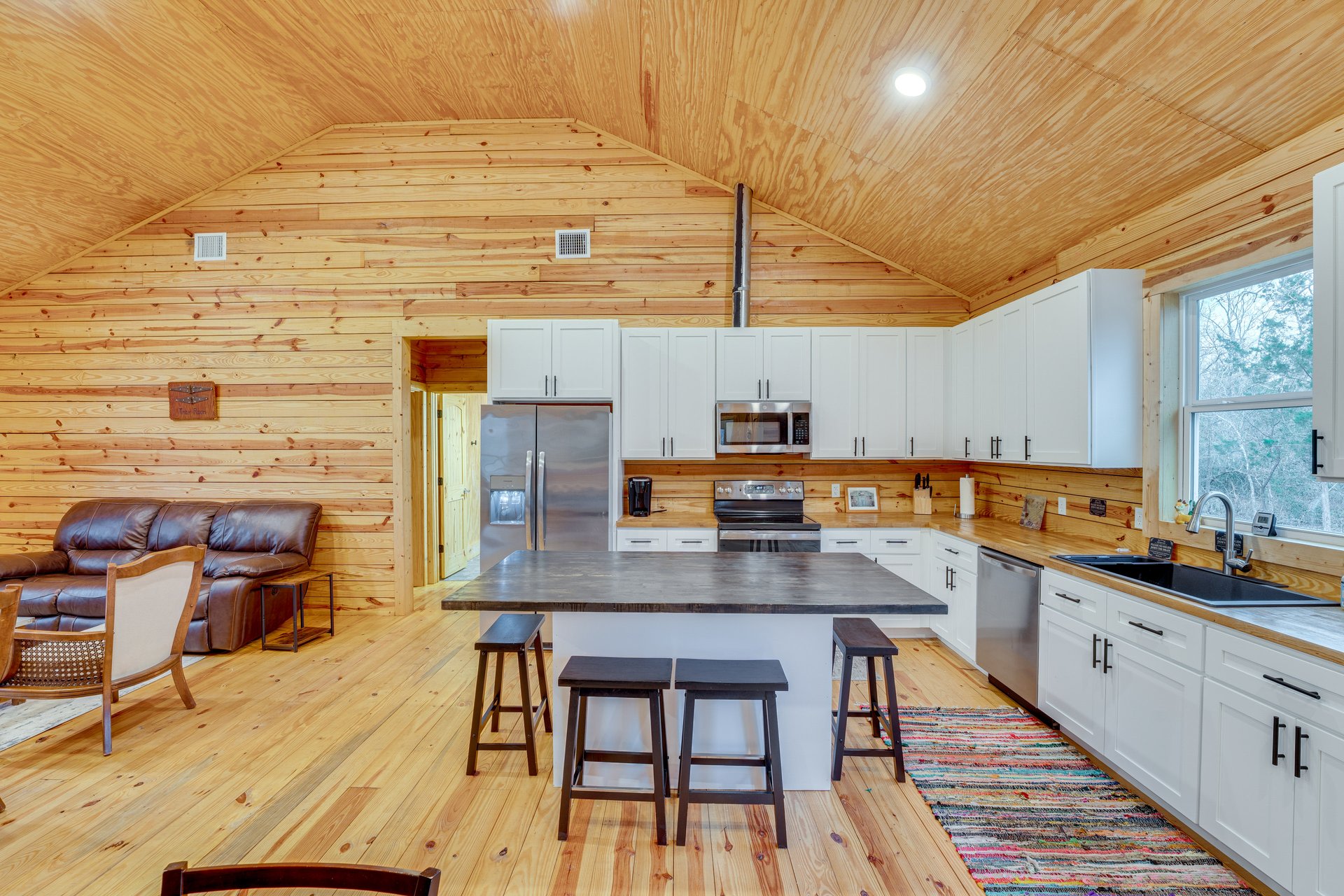 Cabin & Campsite in the Woods