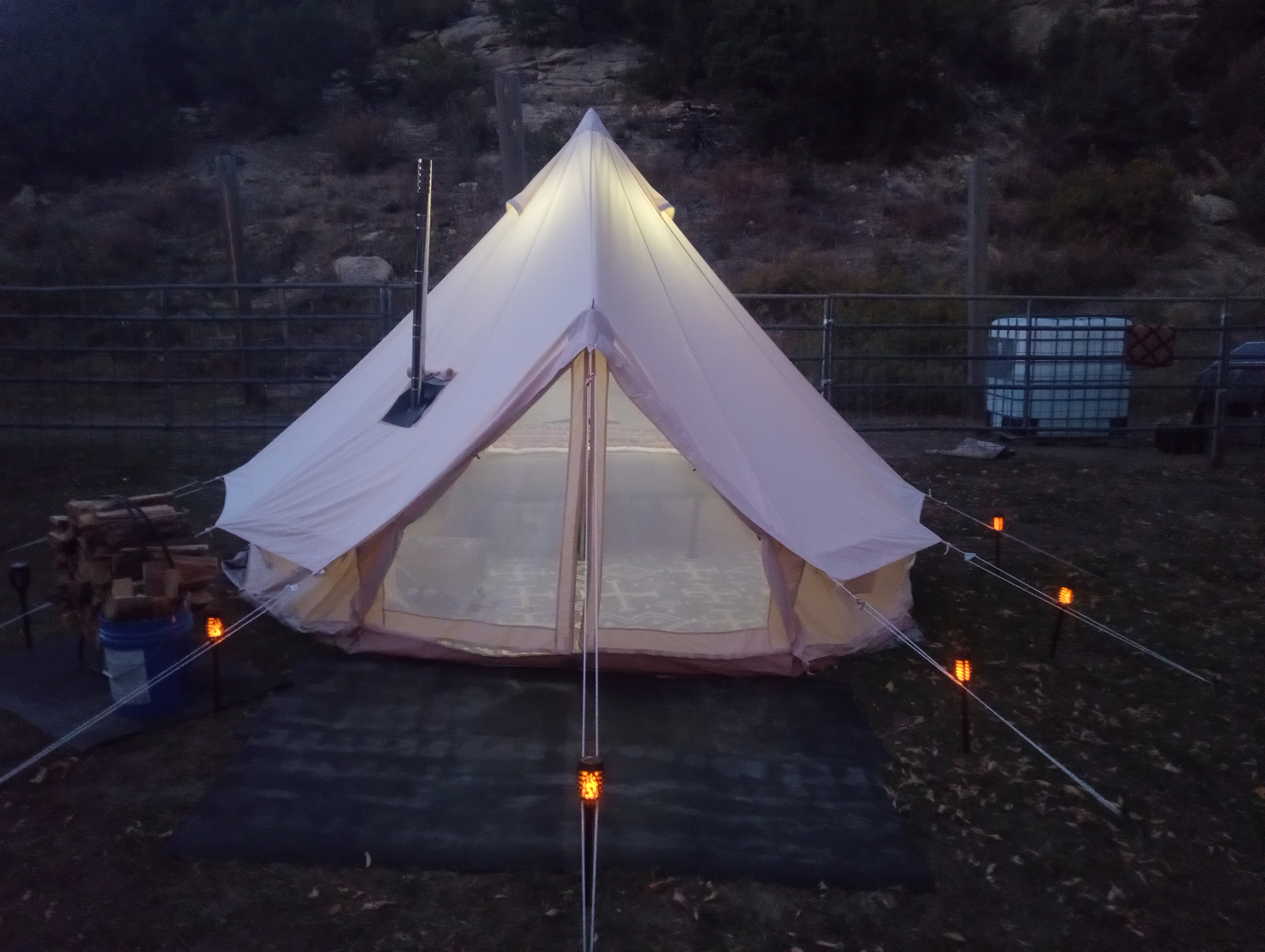 Beautiful Chicosa Canyon 2 and Horse Hotel