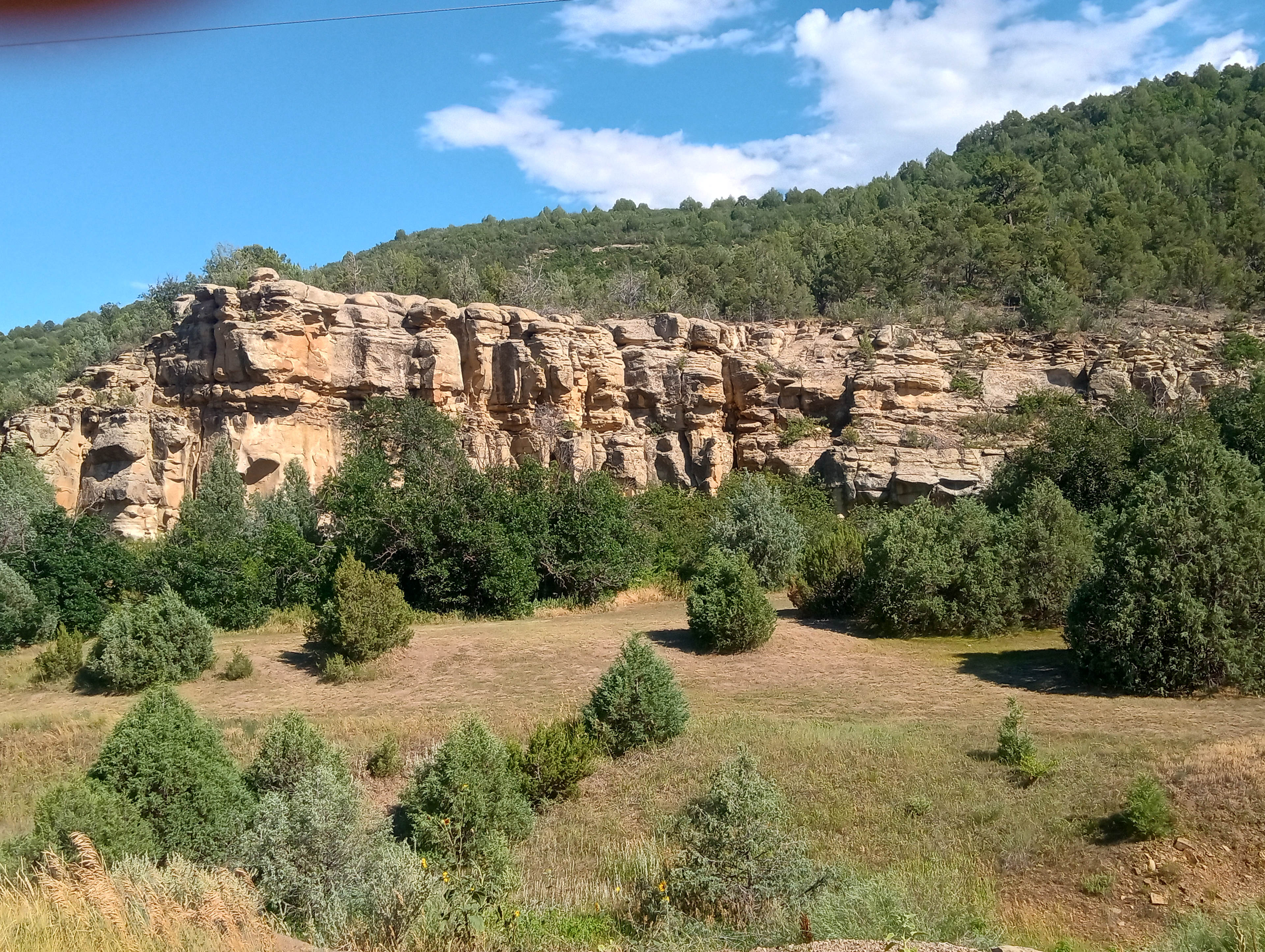 Beautiful Chicosa Canyon 2 and Horse Hotel