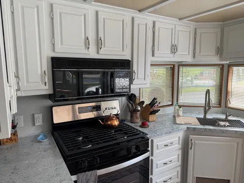 Cozy Resort Cottage