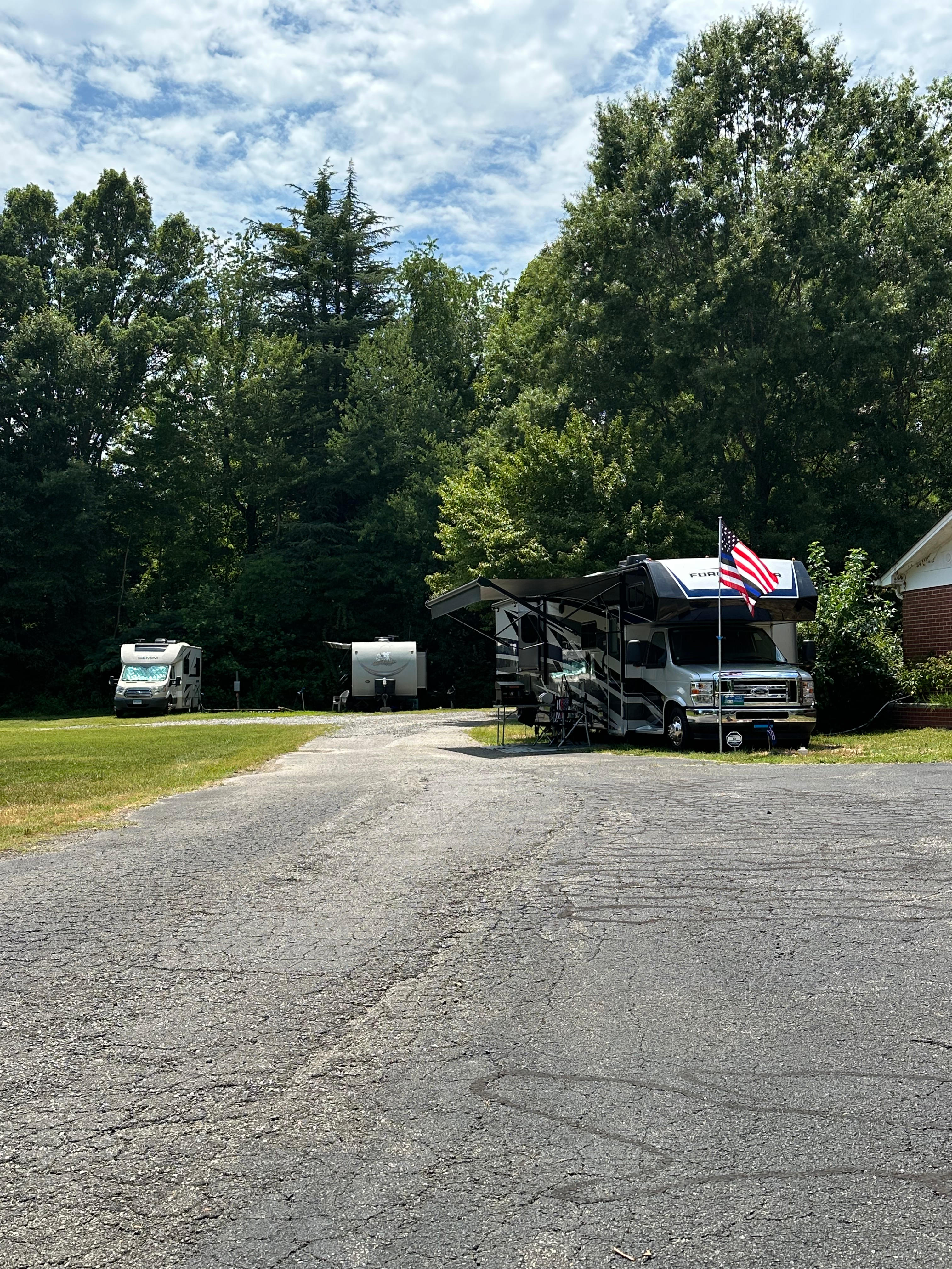 Campsites By Mayberry Inn