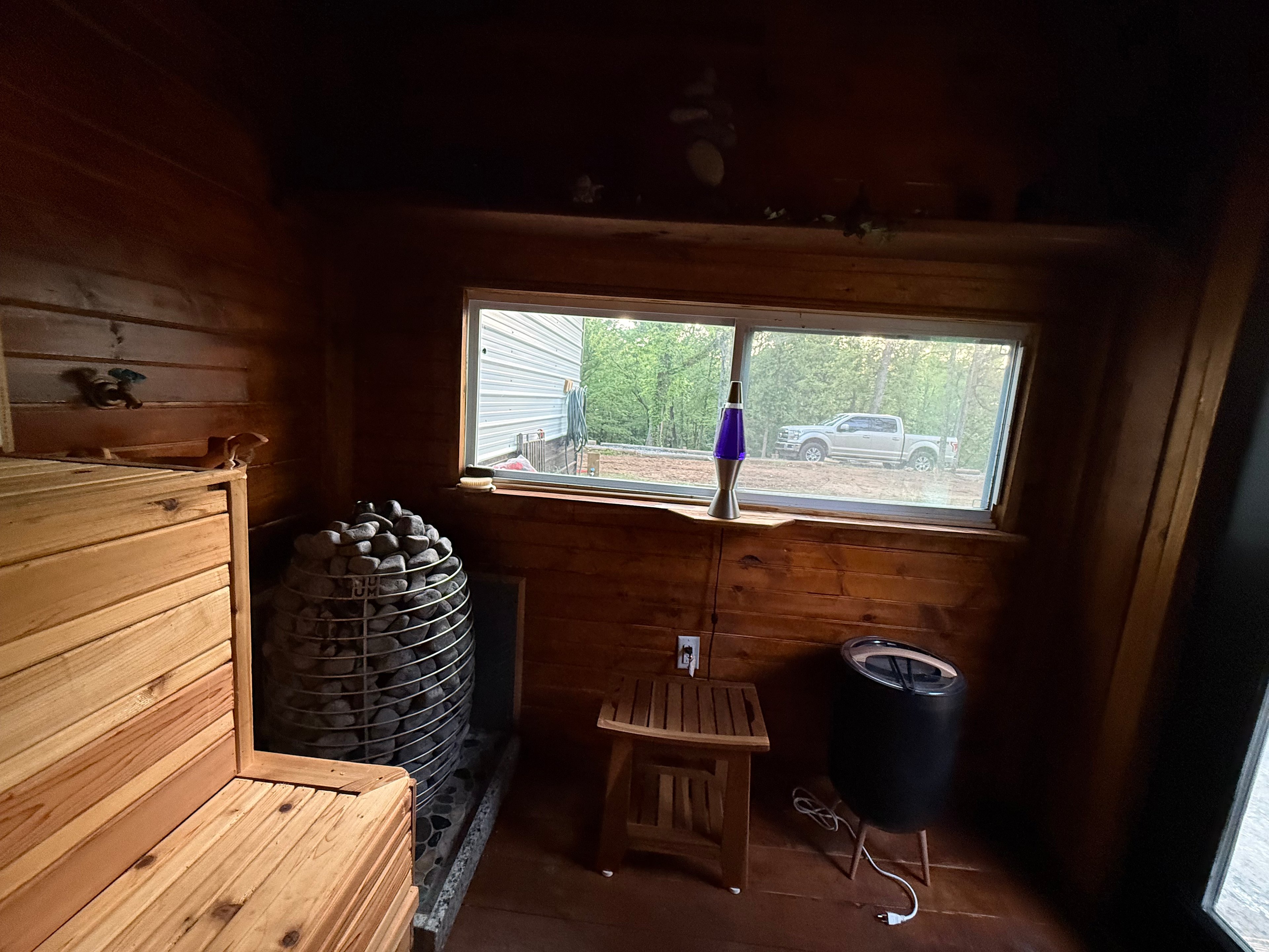 Von's Guest Camp Retreat