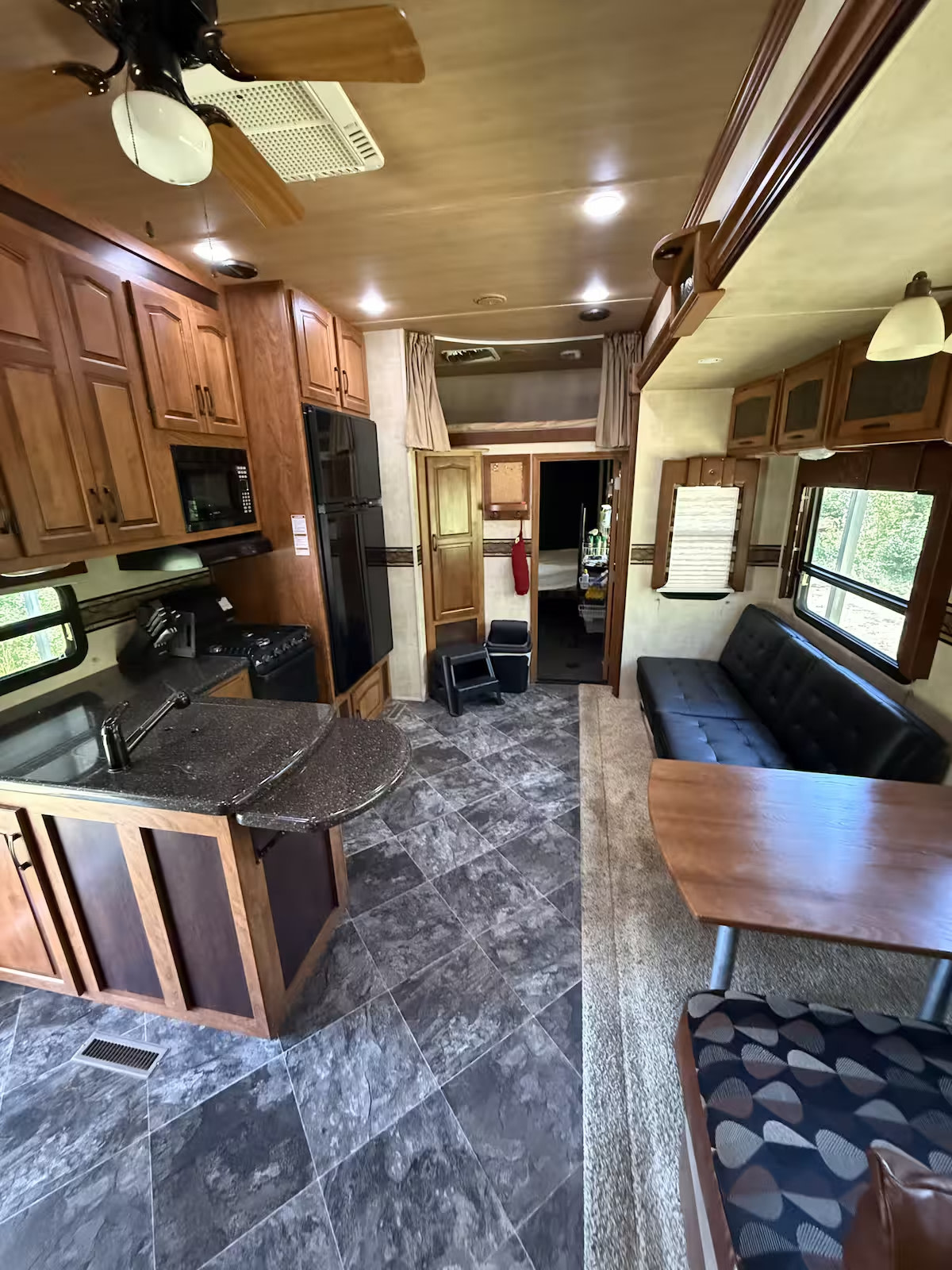 Peaceful Off-Grid Retreat | 20 Acres | Camper +