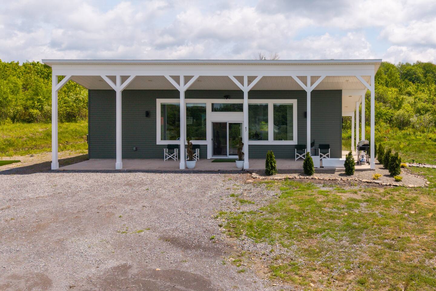 Altmar's Premier Luxury Cabin with 3000 SF Mini Golf