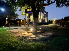 Luxury Tiny Retreat •Firepit+Outdoor Entertainment