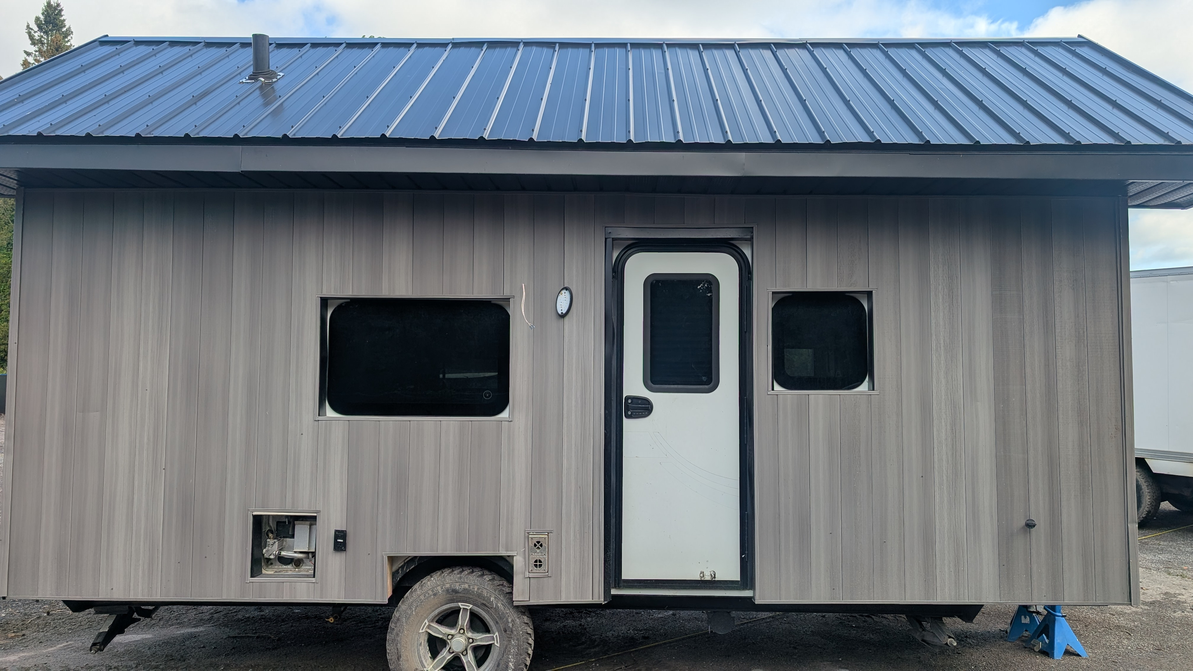 Off Grid Camp