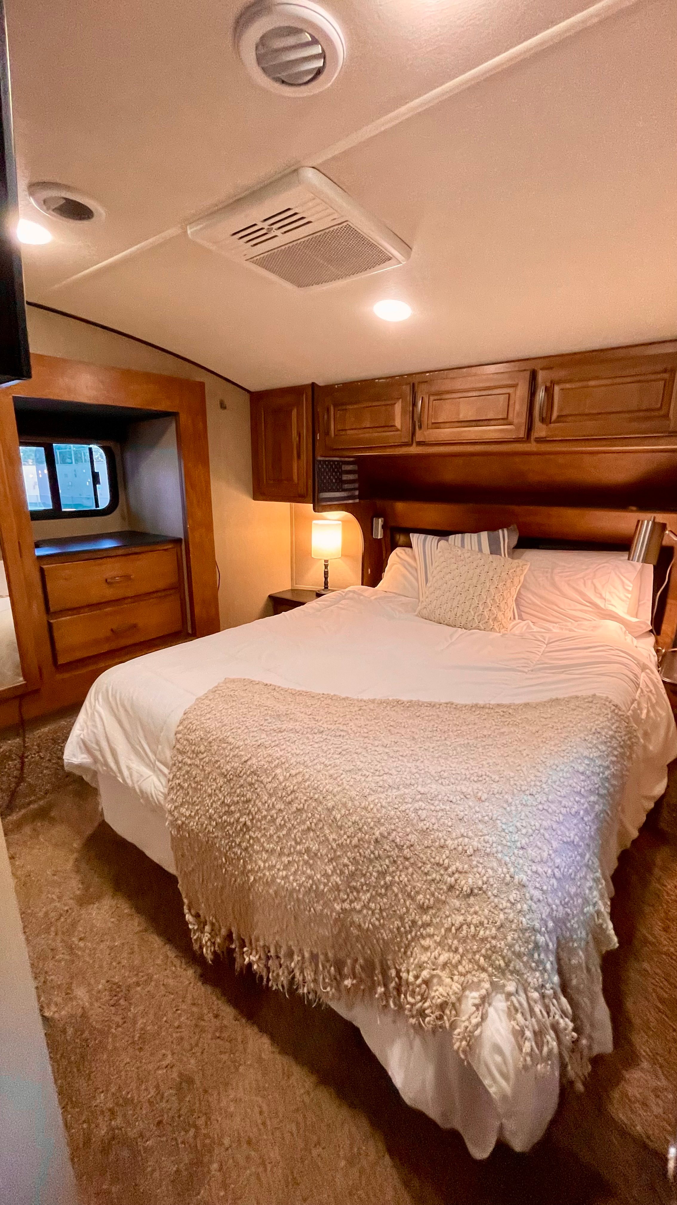 Secluded Shaded RV Oasis: AC, Hot Tub, Hammock & Fire Pit