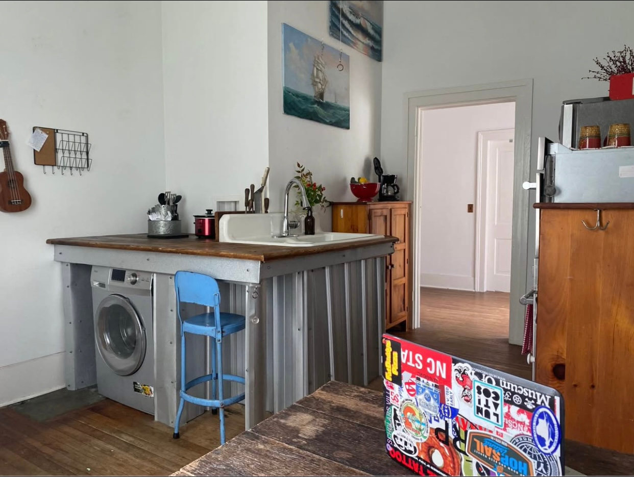 Wander Inn Campers, Backpackers, RV
