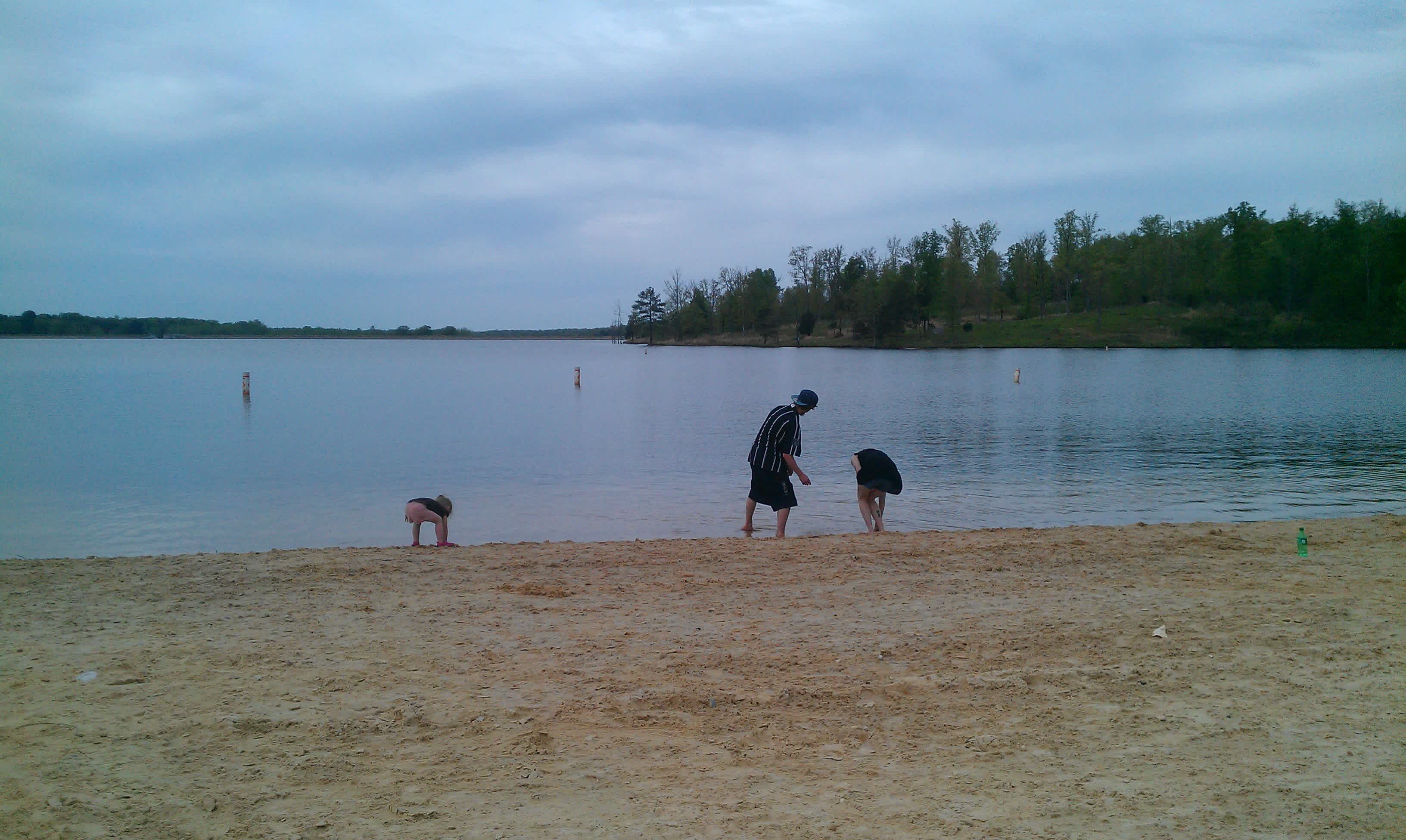 There are two designated swimming areas on the beaches of the 1000 Acre Lake.