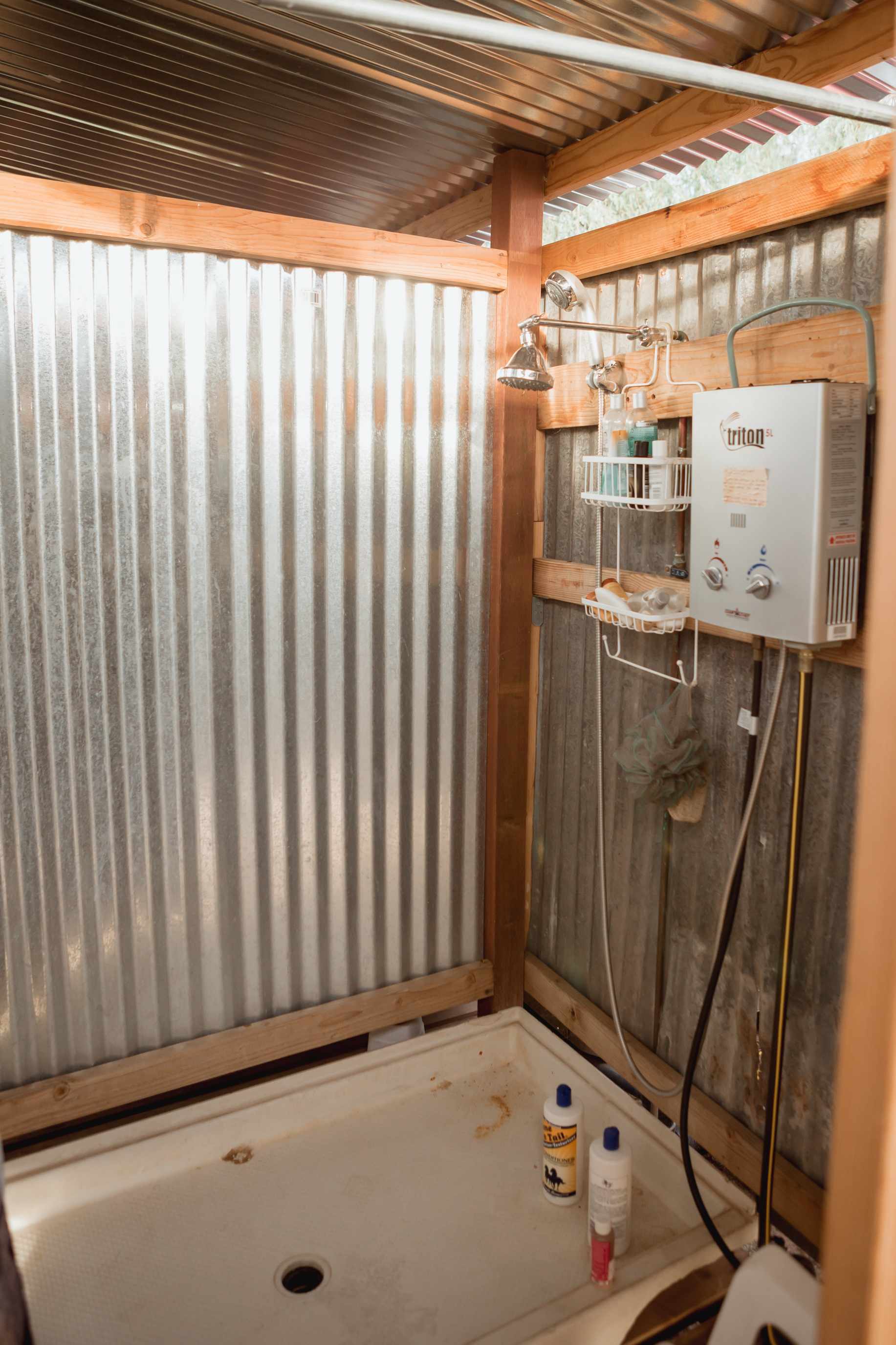 The outdoor shower was much appreciated. There are instructions on how to use it and just call the host if you have any questions! 