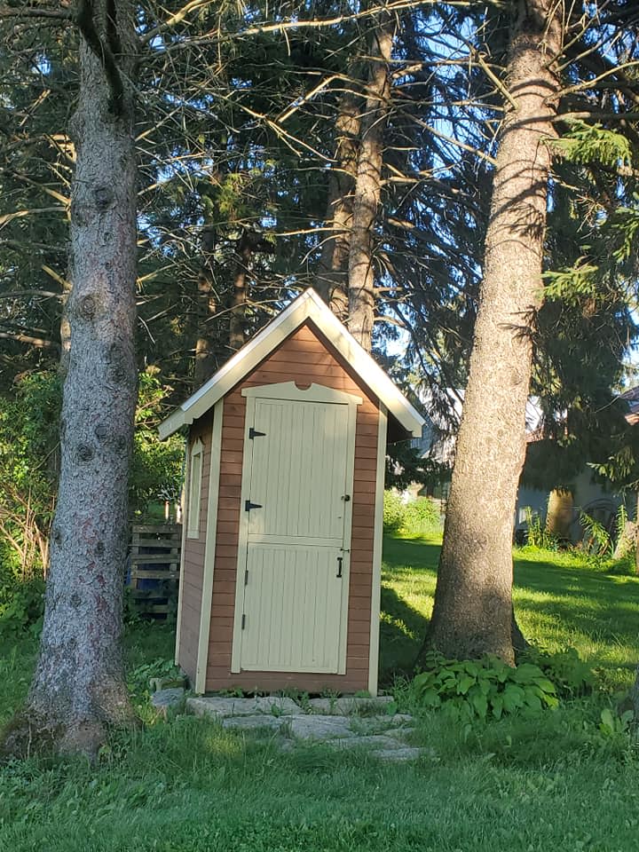 Composting outhouse