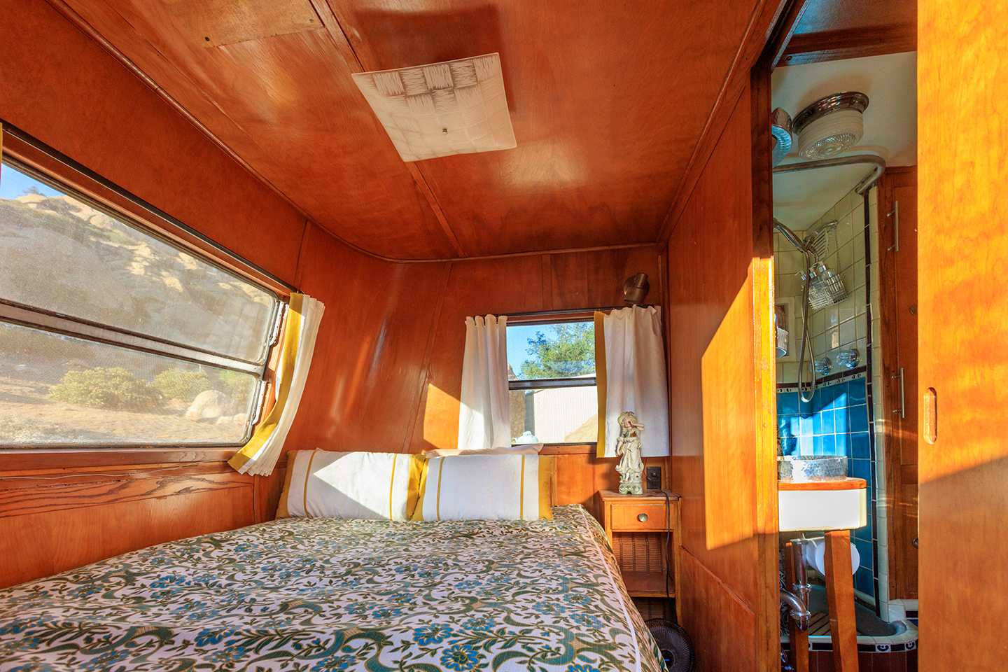 A double bed, nice and cozy, with Ralph Lauren lines and a goose down duvet will keep you happy and comfortable at night.