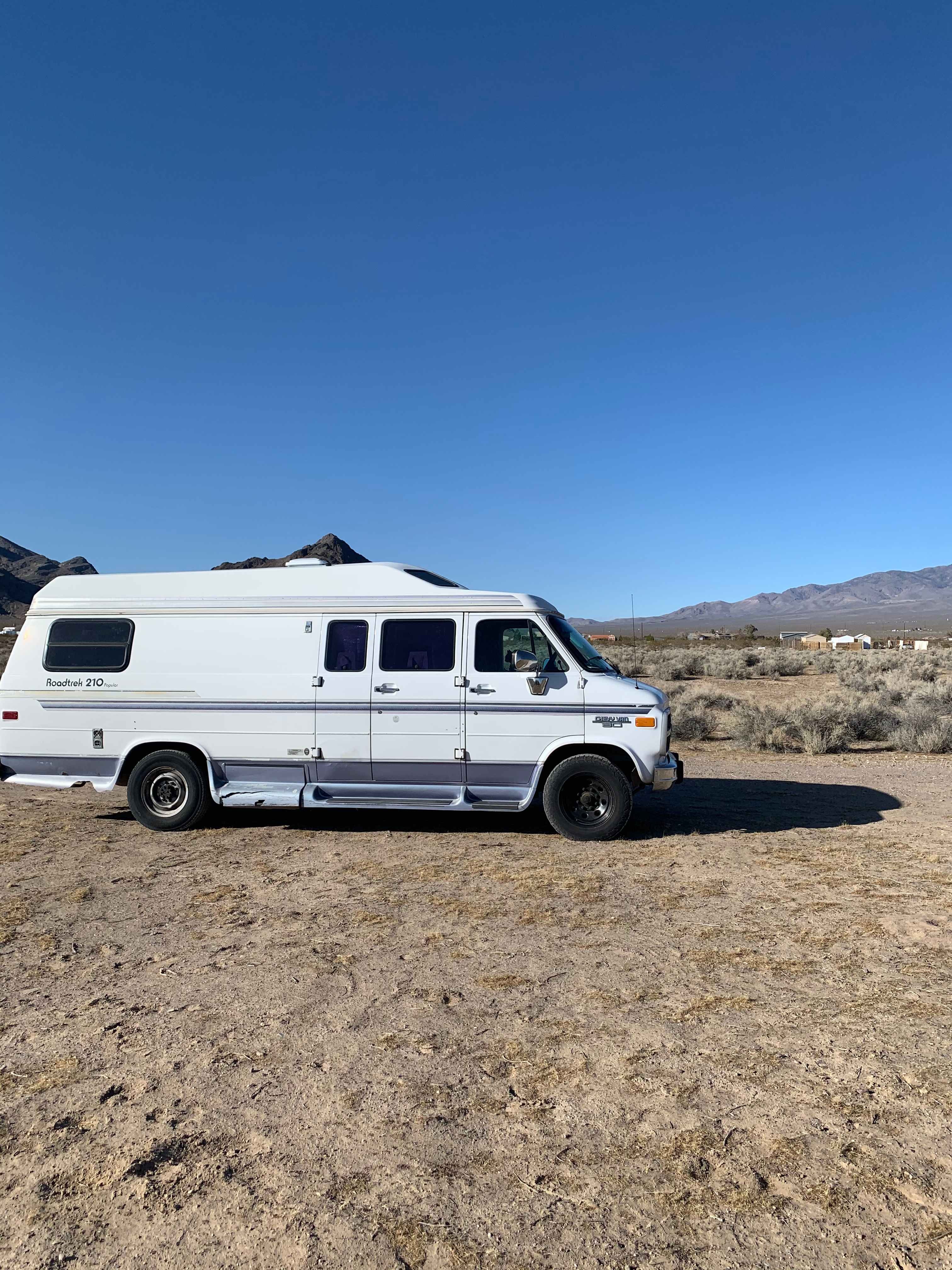 Aura Avenue: Quiet Desert Land