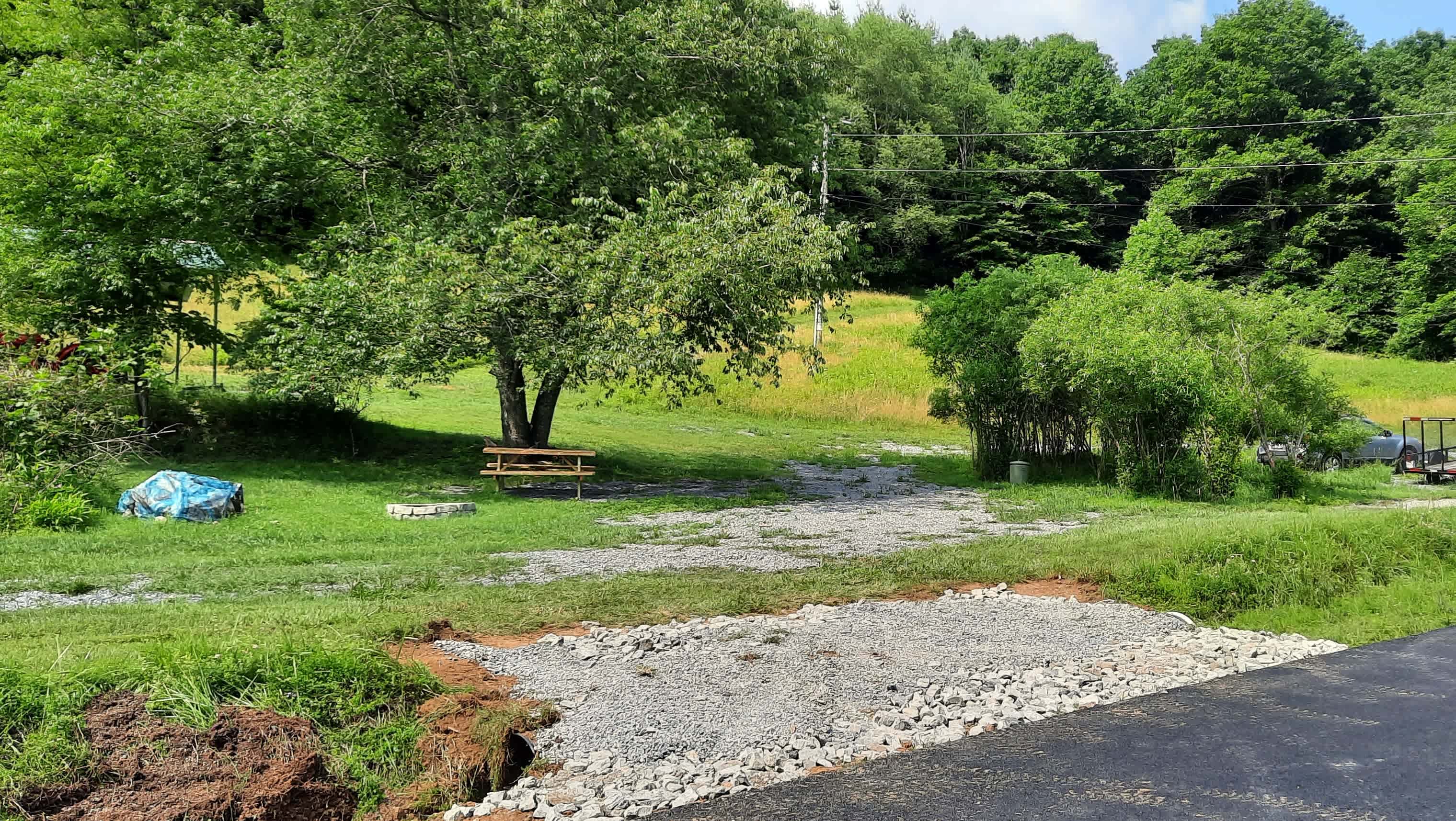 New driveway exit makes it very easy to simply pull in to the spot and drive straight out back onto the road!