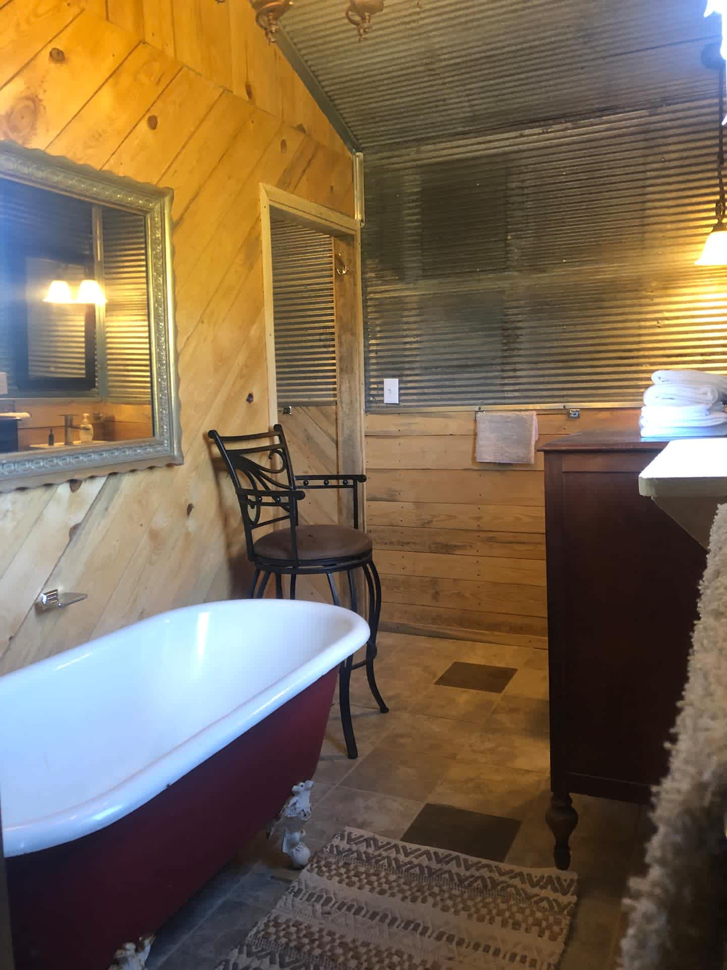 Delightful 1 bedroom peaceful tiny house