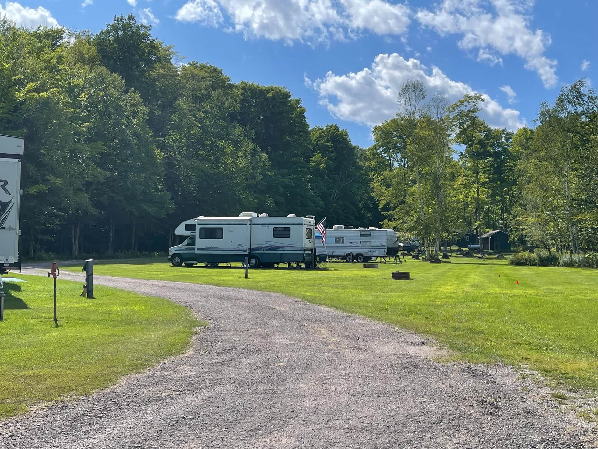 Elli's Lazy Days Resort & Campground