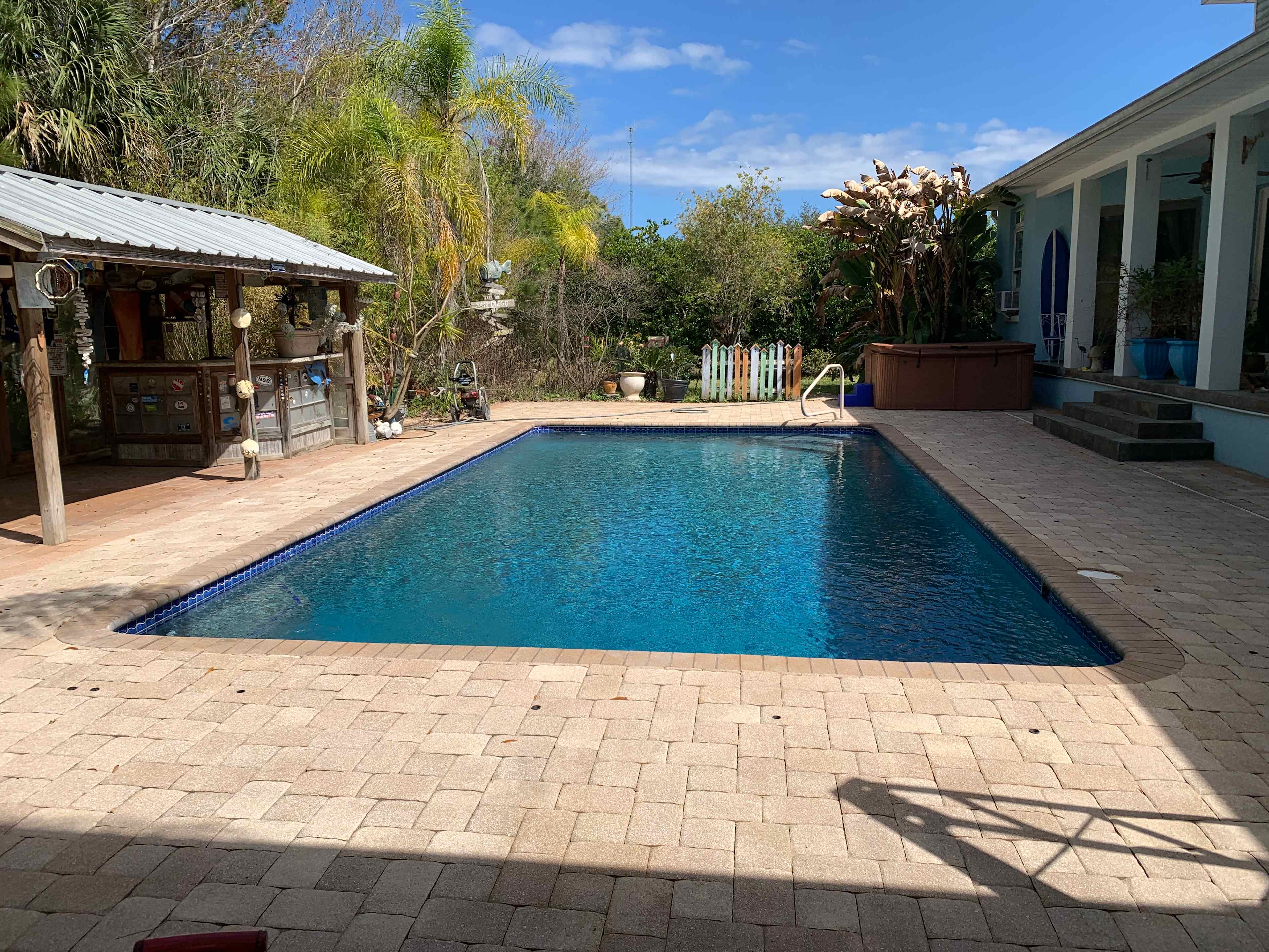 pool & tiki bar