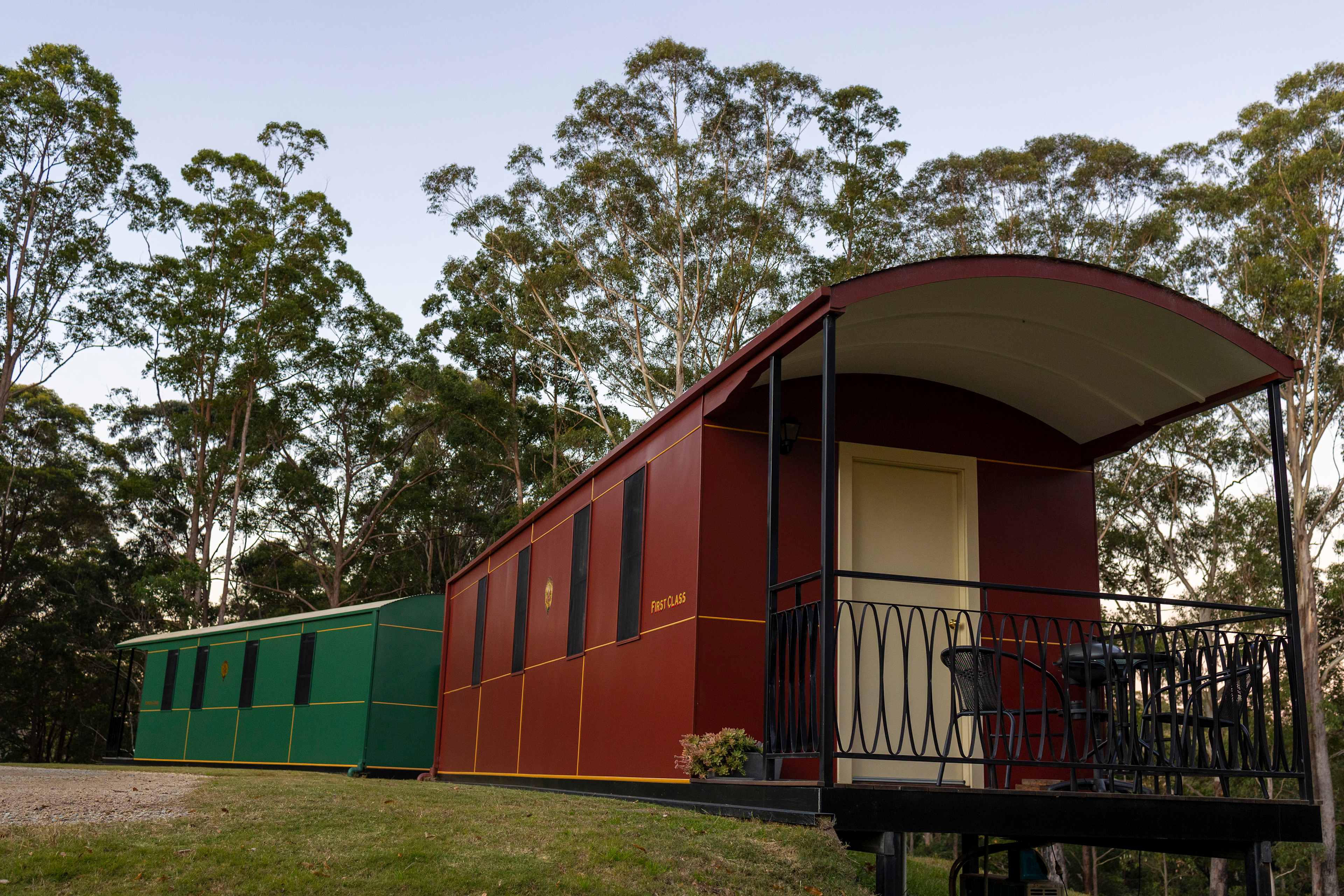 2 carriages. 