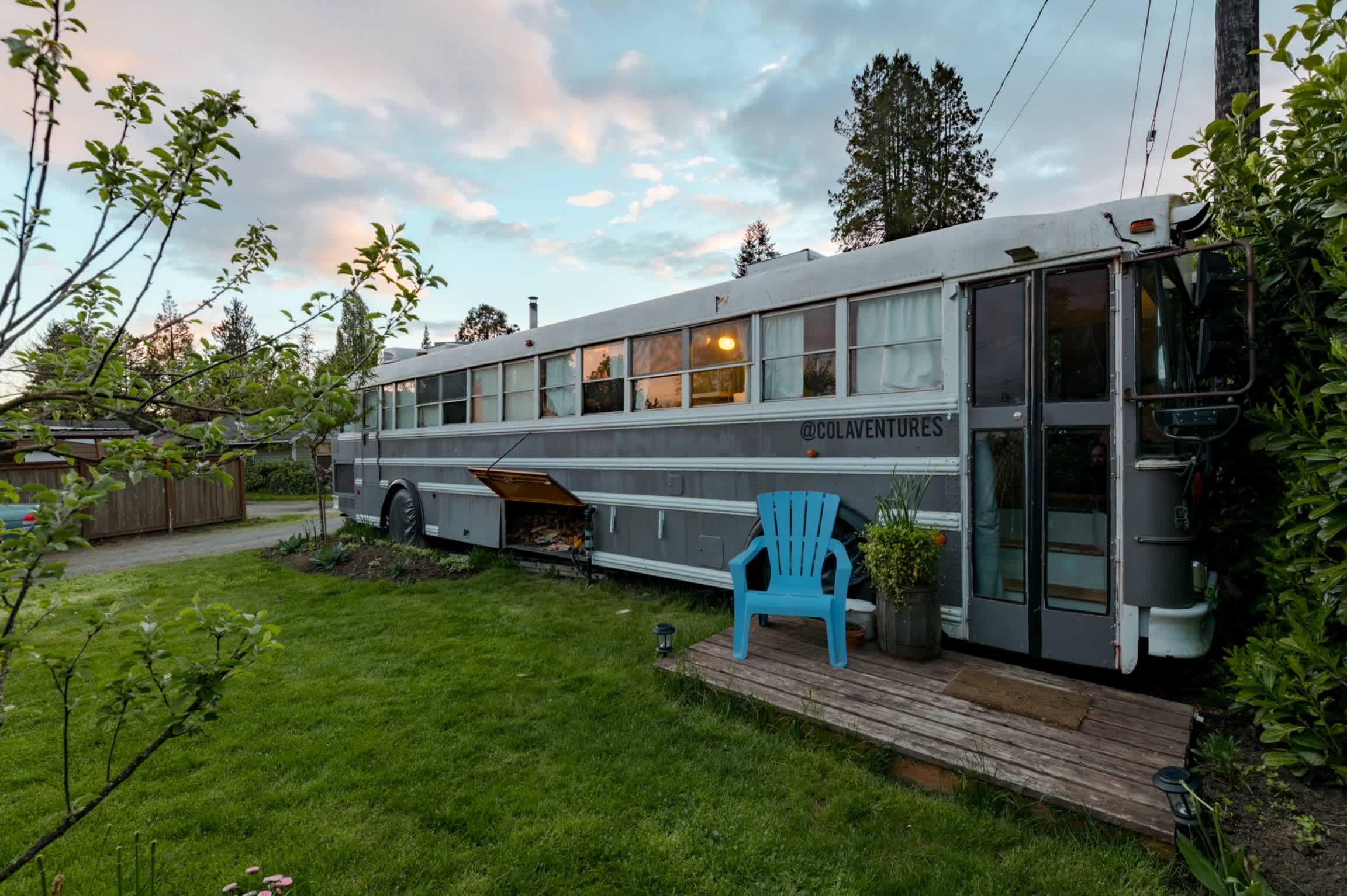 The Skoolie - Urban Glamping