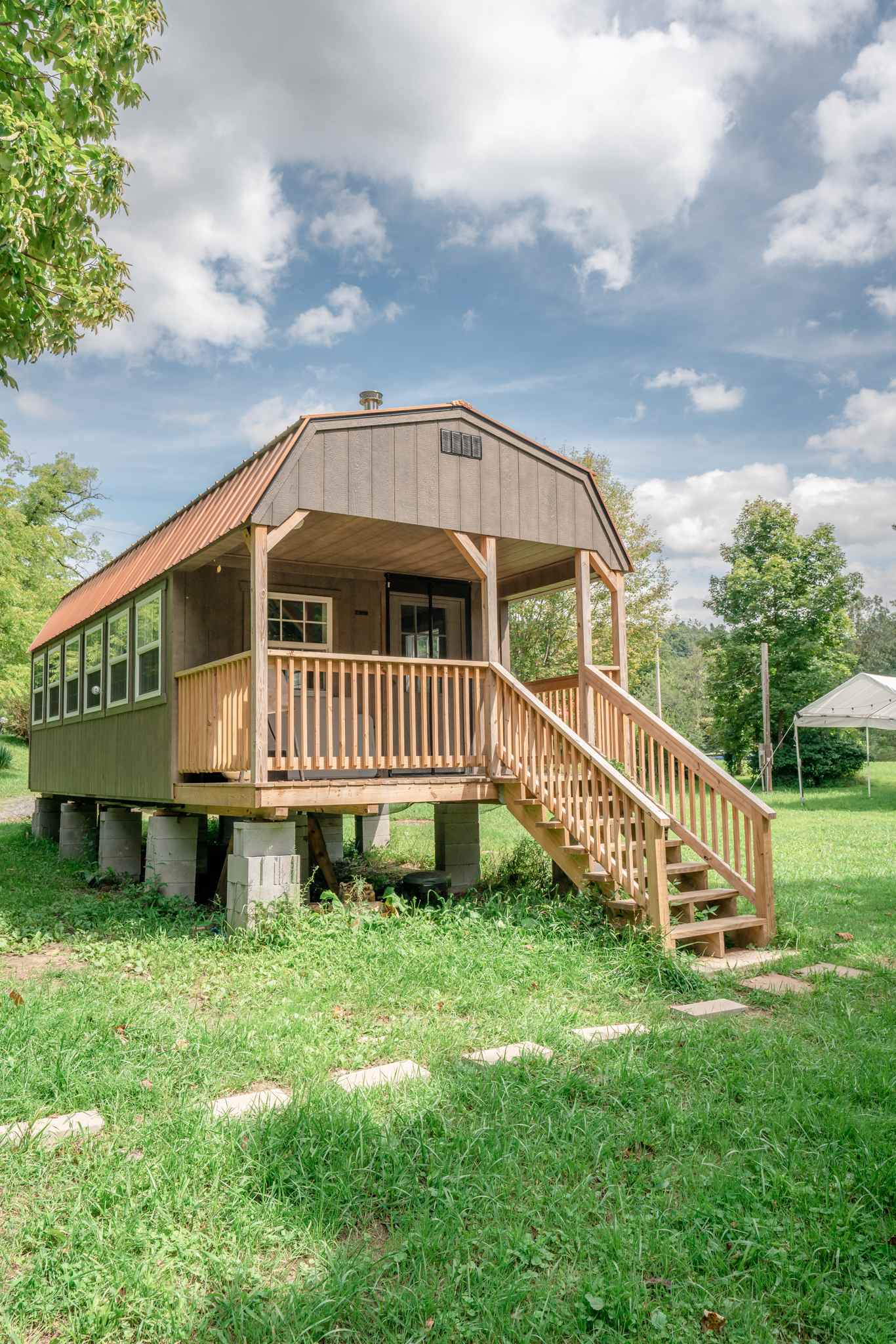 Meadowcroft Riverfront Cabin