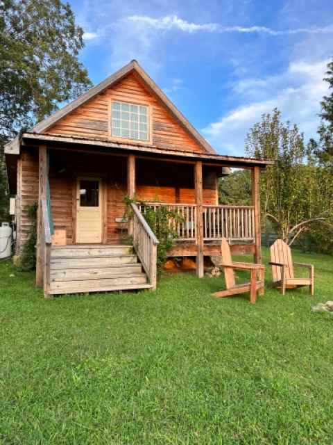 Loft w/Woodstove and HOT Shower !!