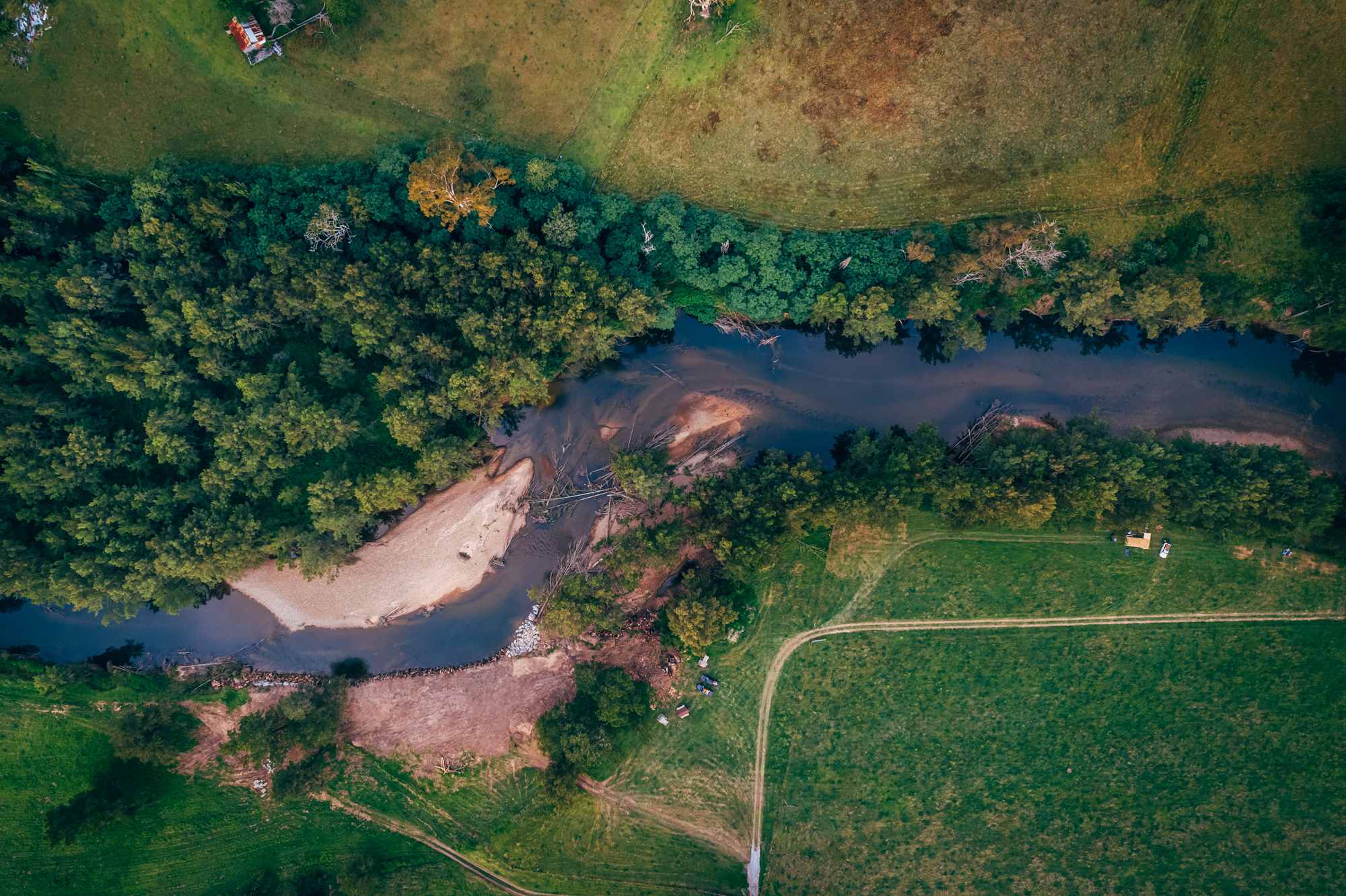 Bird eye view of the Deua river
