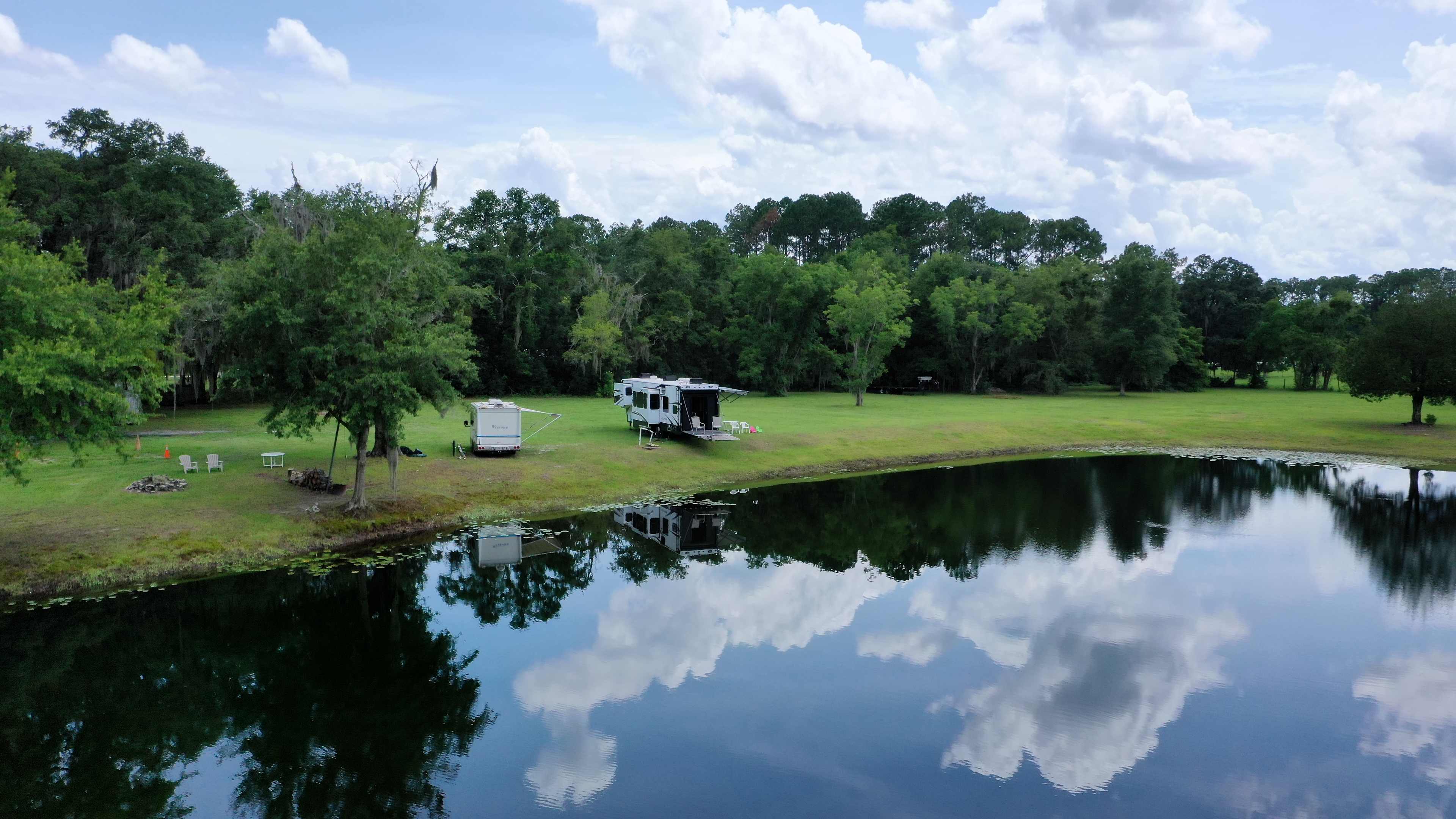 Vineyard Lake Getaway