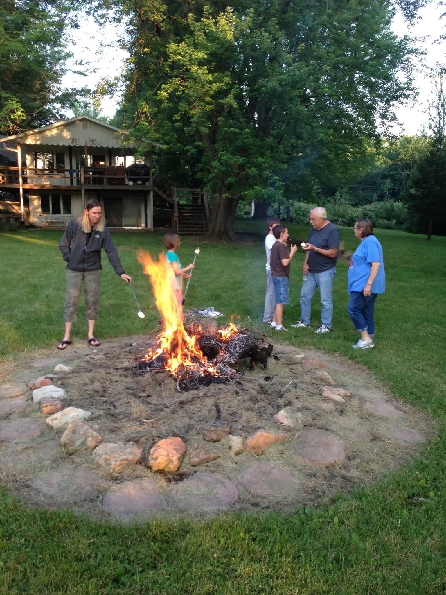 Grand fire pit