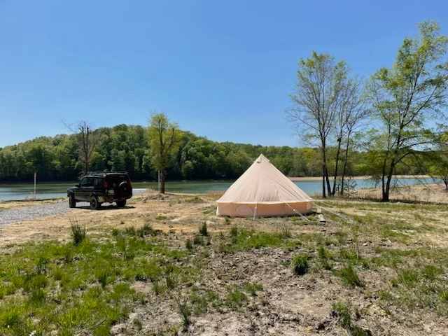LAKESIDE GETAWAY ON DOUGLAS