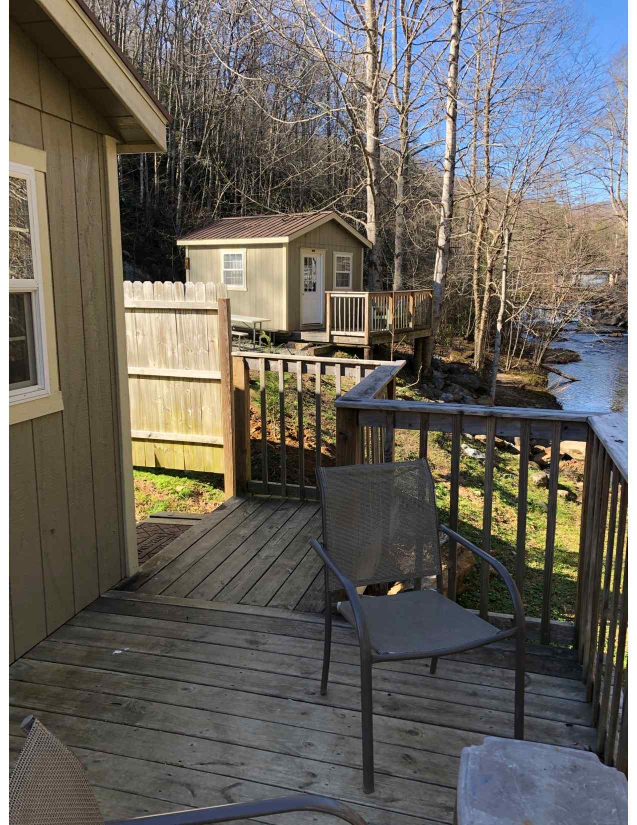 At the Ridge Camp-Riverside Escapes