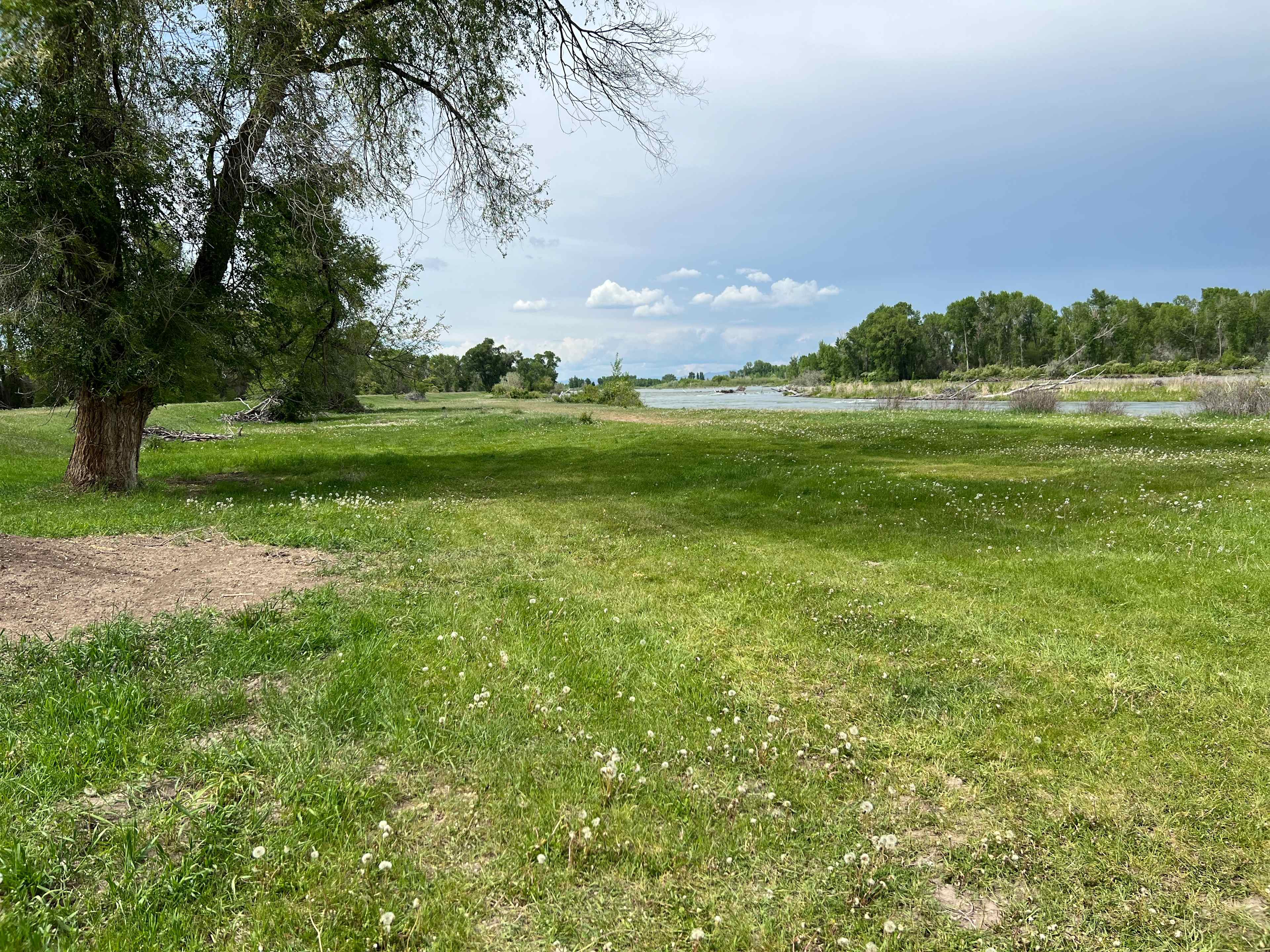 Riverside Retreat-Rigby