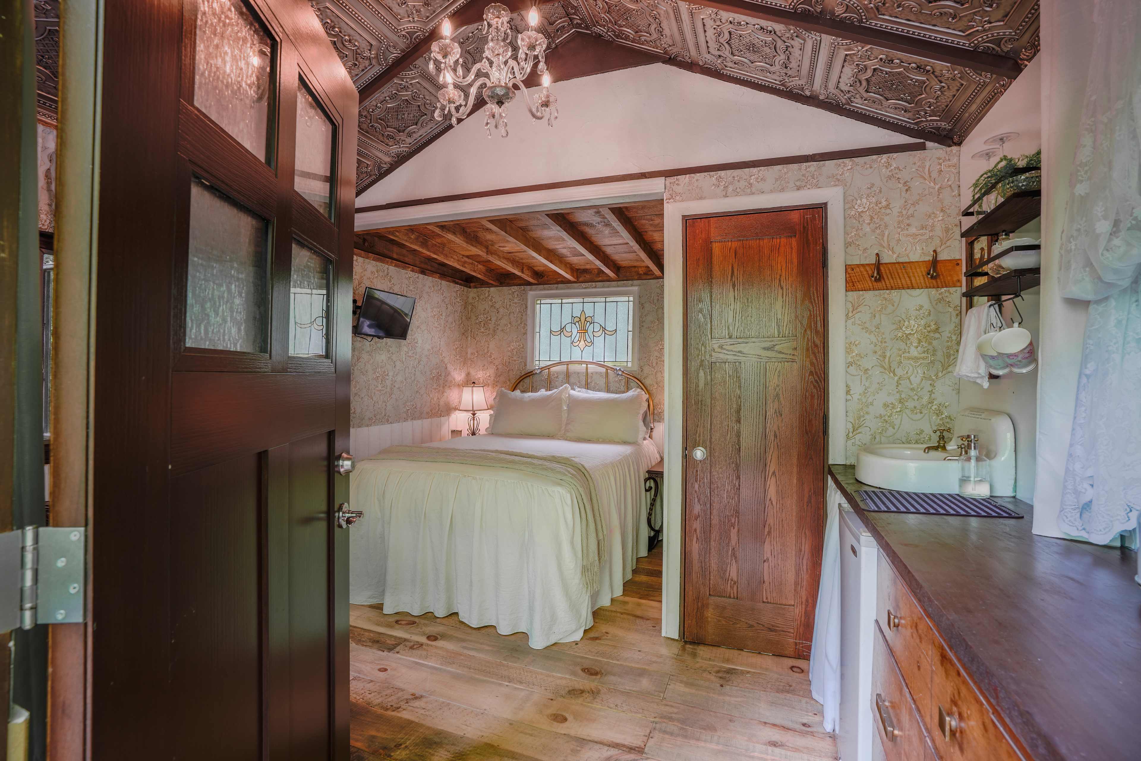 The Wooded Retreat/breakfast/spa