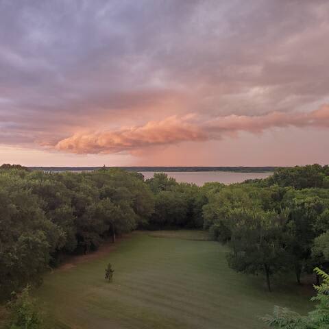 Liberty Hill Hideaway Lake Retreat